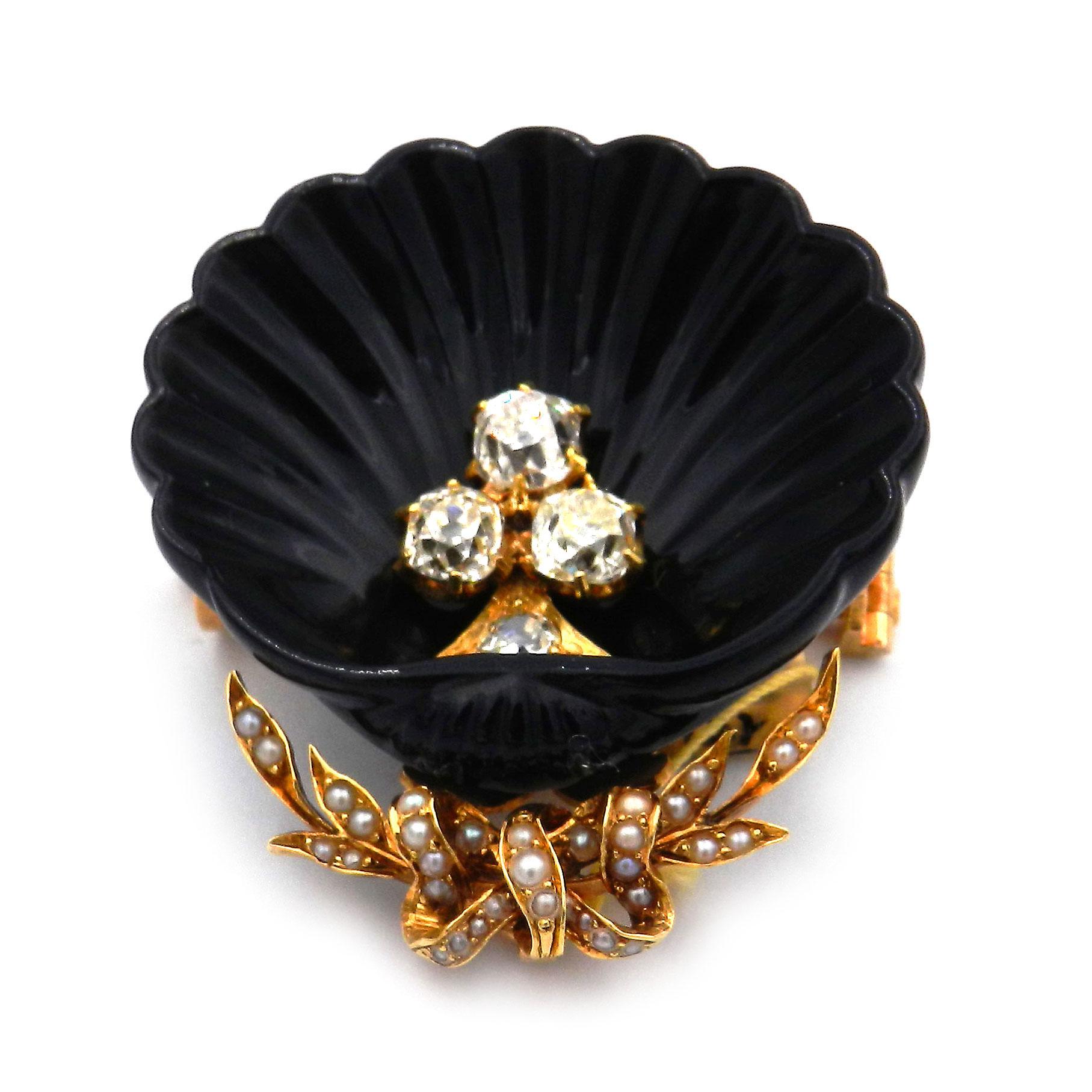 Antique Victorian Onyx 1.4 Carat Diamond Shell Brooch 18K Gold circa 1860 In Good Condition For Sale In Goettingen, DE