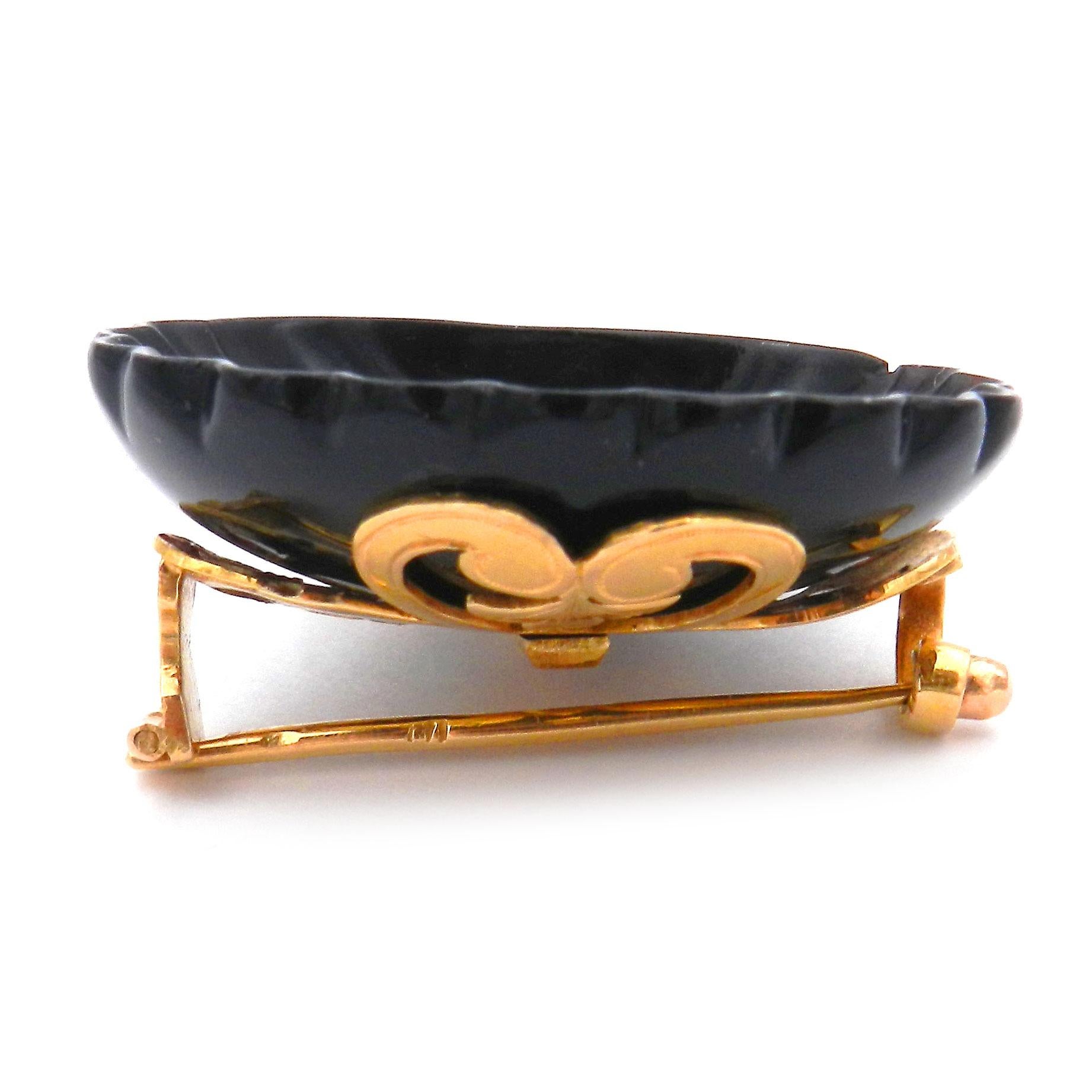 Antique Victorian Onyx 1.4 Carat Diamond Shell Brooch 18K Gold circa 1860 For Sale 2