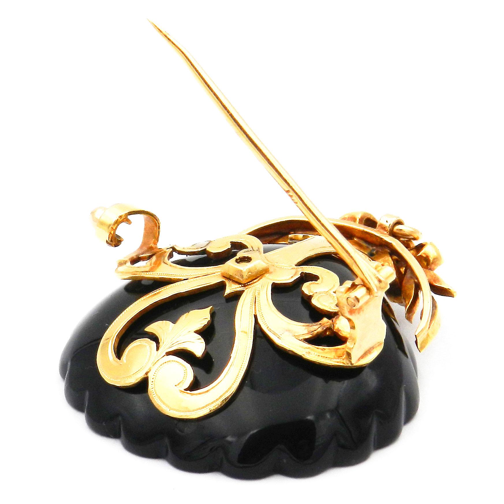 Antique Victorian Onyx 1.4 Carat Diamond Shell Brooch 18K Gold circa 1860 For Sale 4
