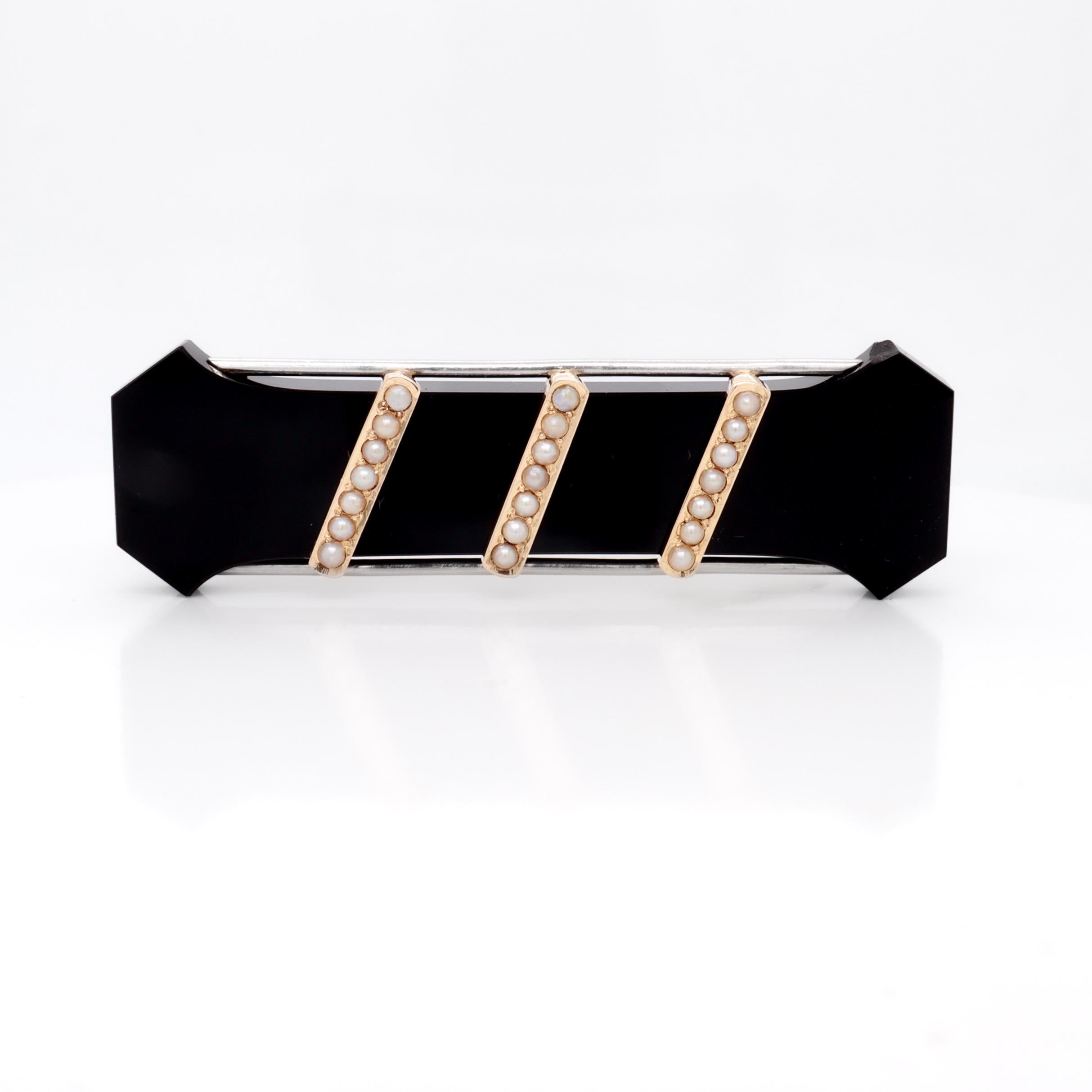 Broche victorienne ancienne en onyx, or 14k, argent et perles de rocaille pour le deuil Pour femmes en vente