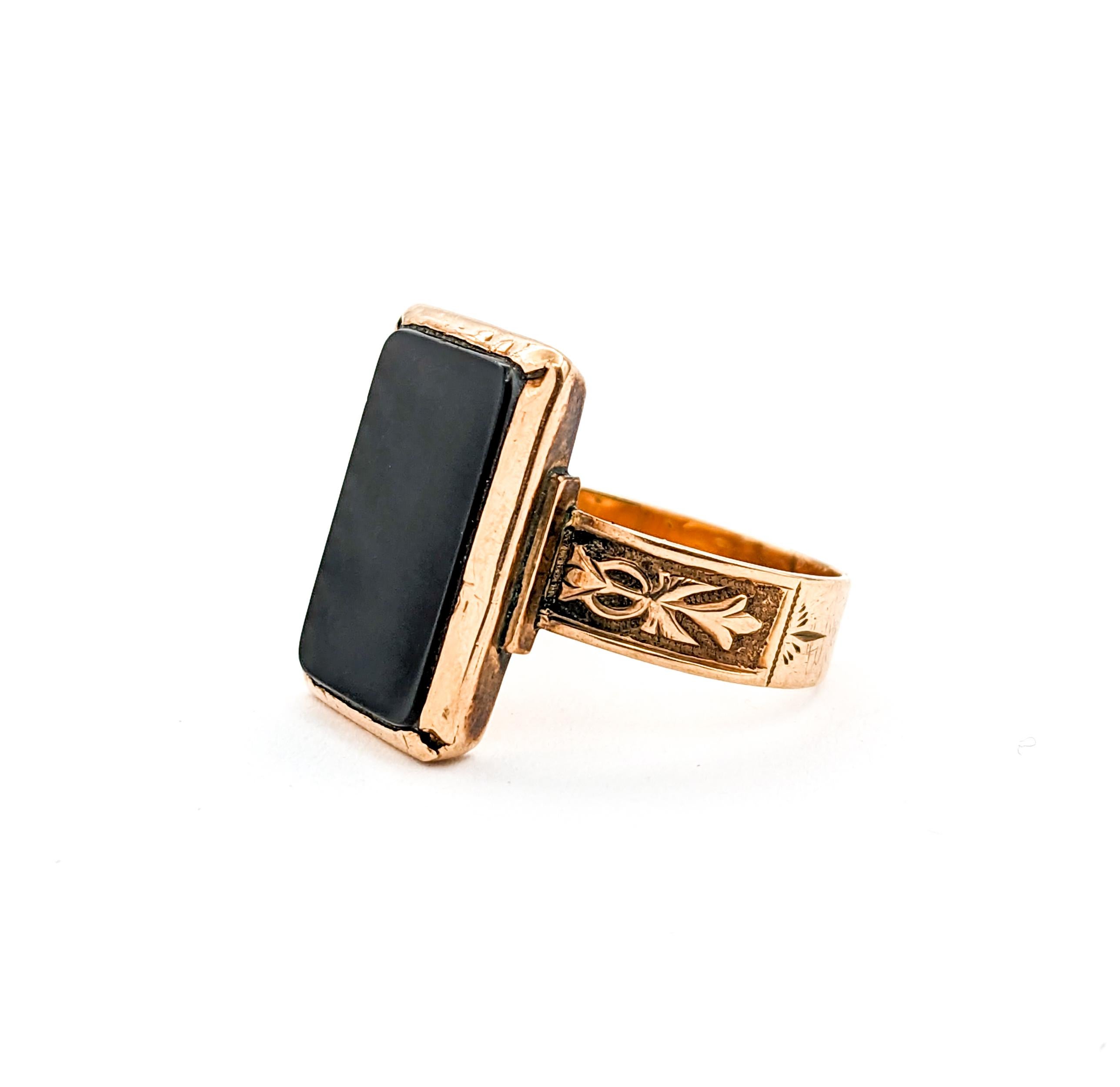 Princess Cut Antique Victorian Onyx Ring In Yellow Gold