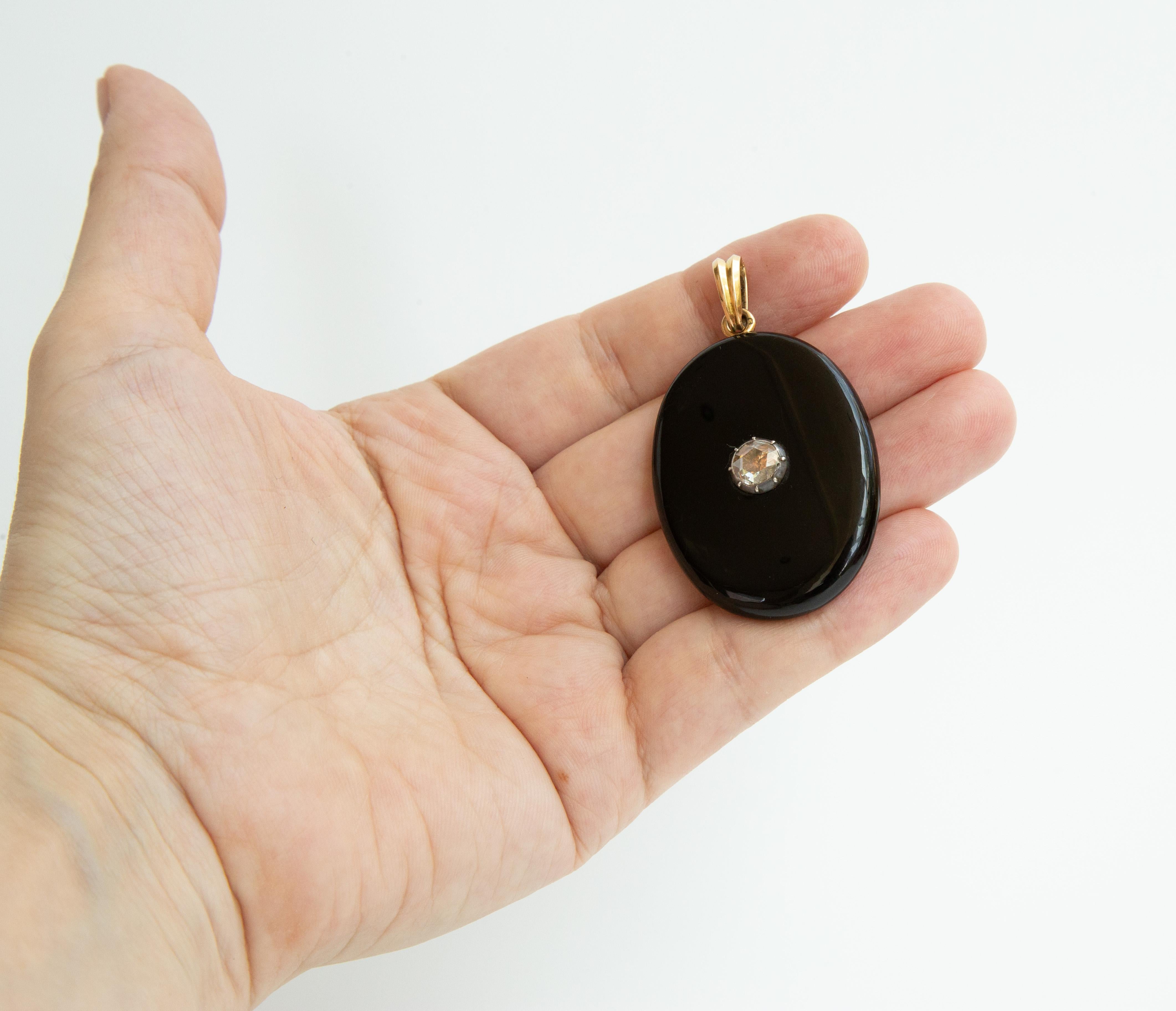 Antique Victorian Onyx Rose Cut Diamond and 14 Karat Gold Locket Pendant For Sale 7