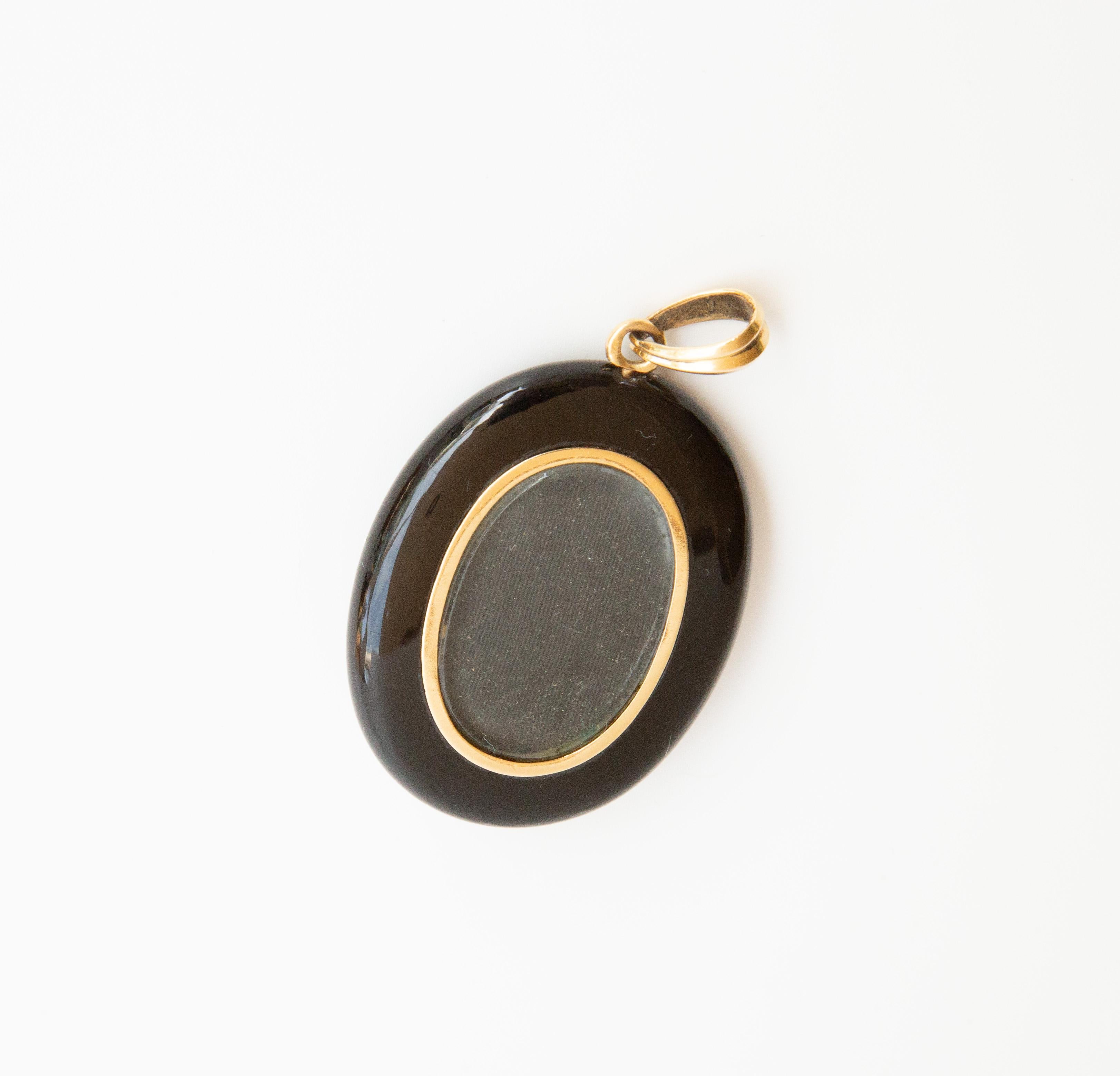 Women's or Men's Antique Victorian Onyx Rose Cut Diamond and 14 Karat Gold Locket Pendant For Sale