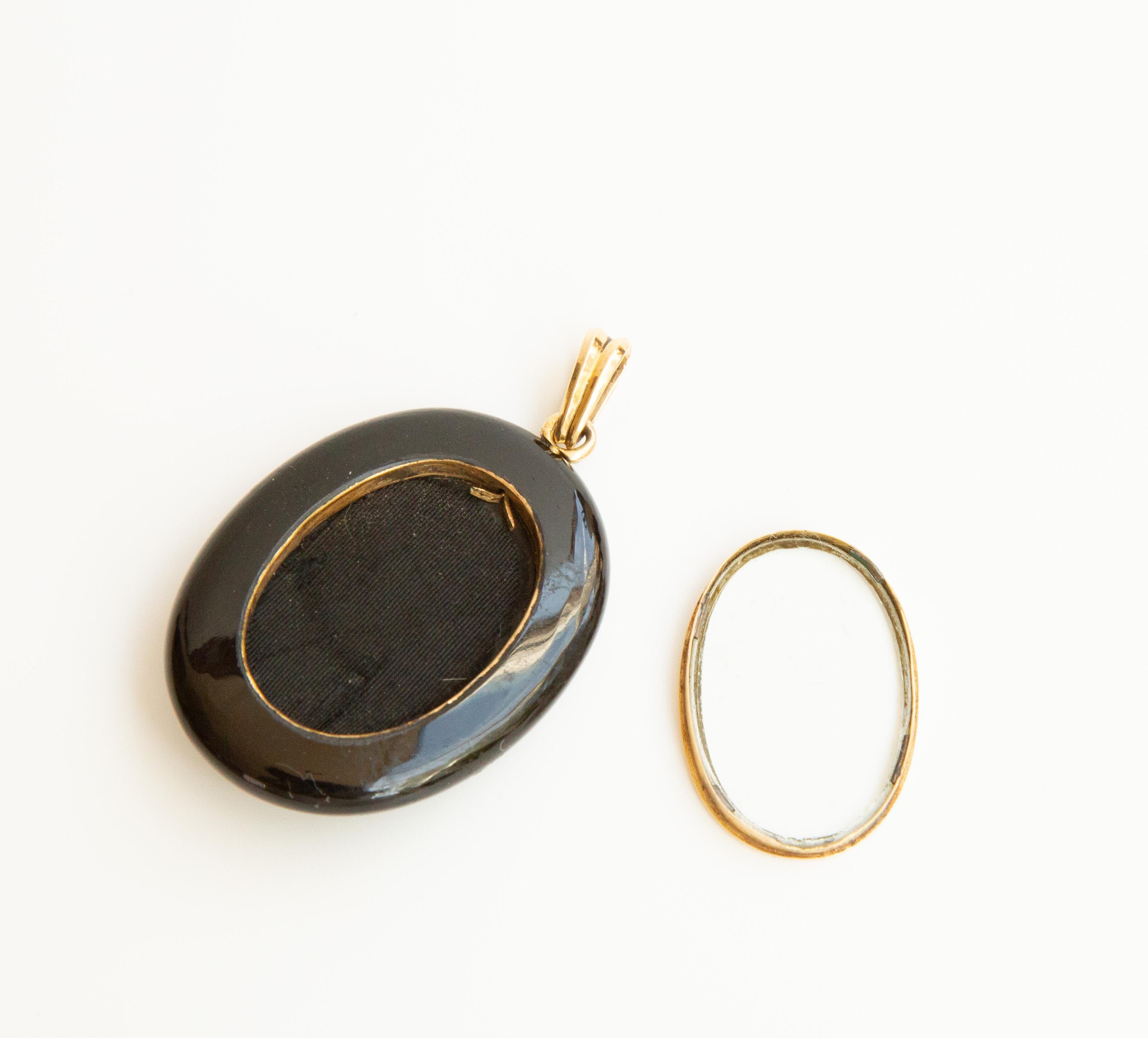 Antique Victorian Onyx Rose Cut Diamond and 14 Karat Gold Locket Pendant For Sale 1