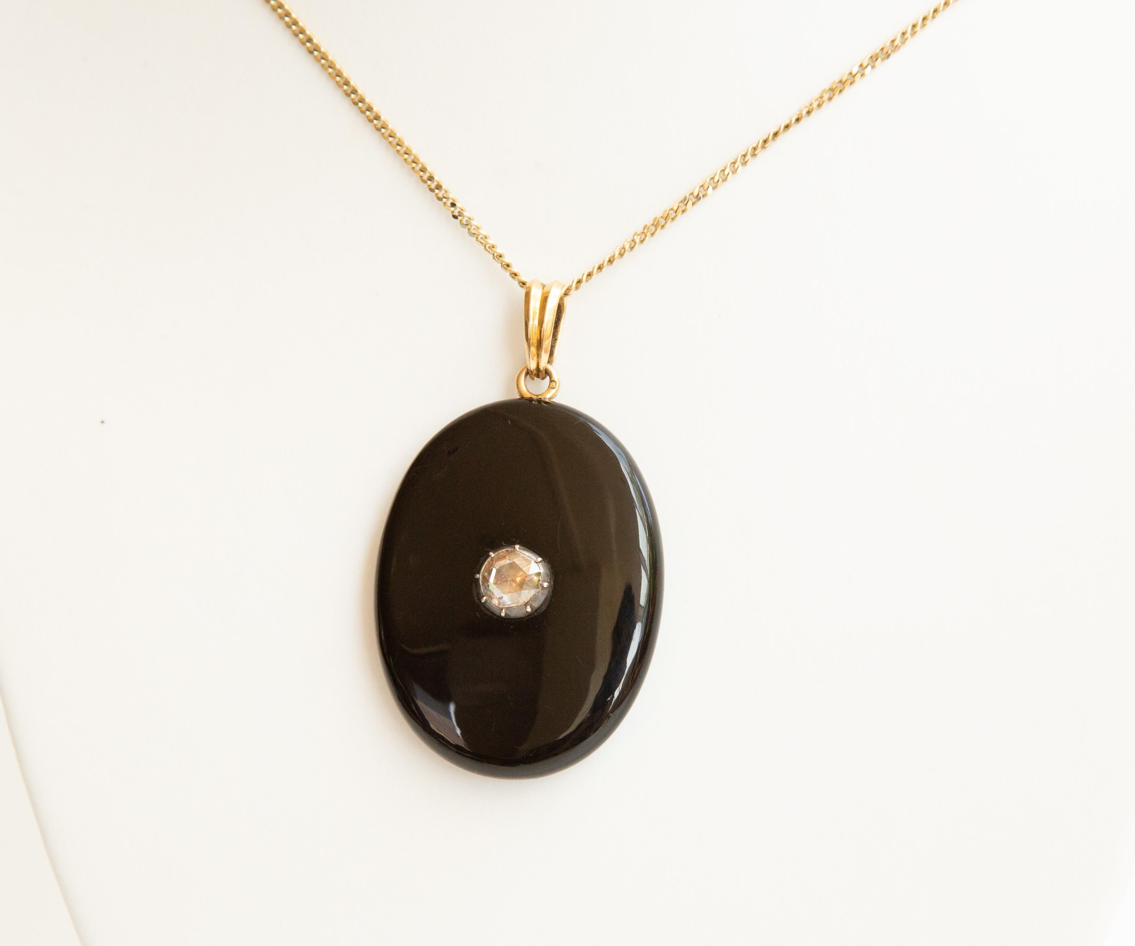 Antique Victorian Onyx Rose Cut Diamond and 14 Karat Gold Locket Pendant For Sale 2