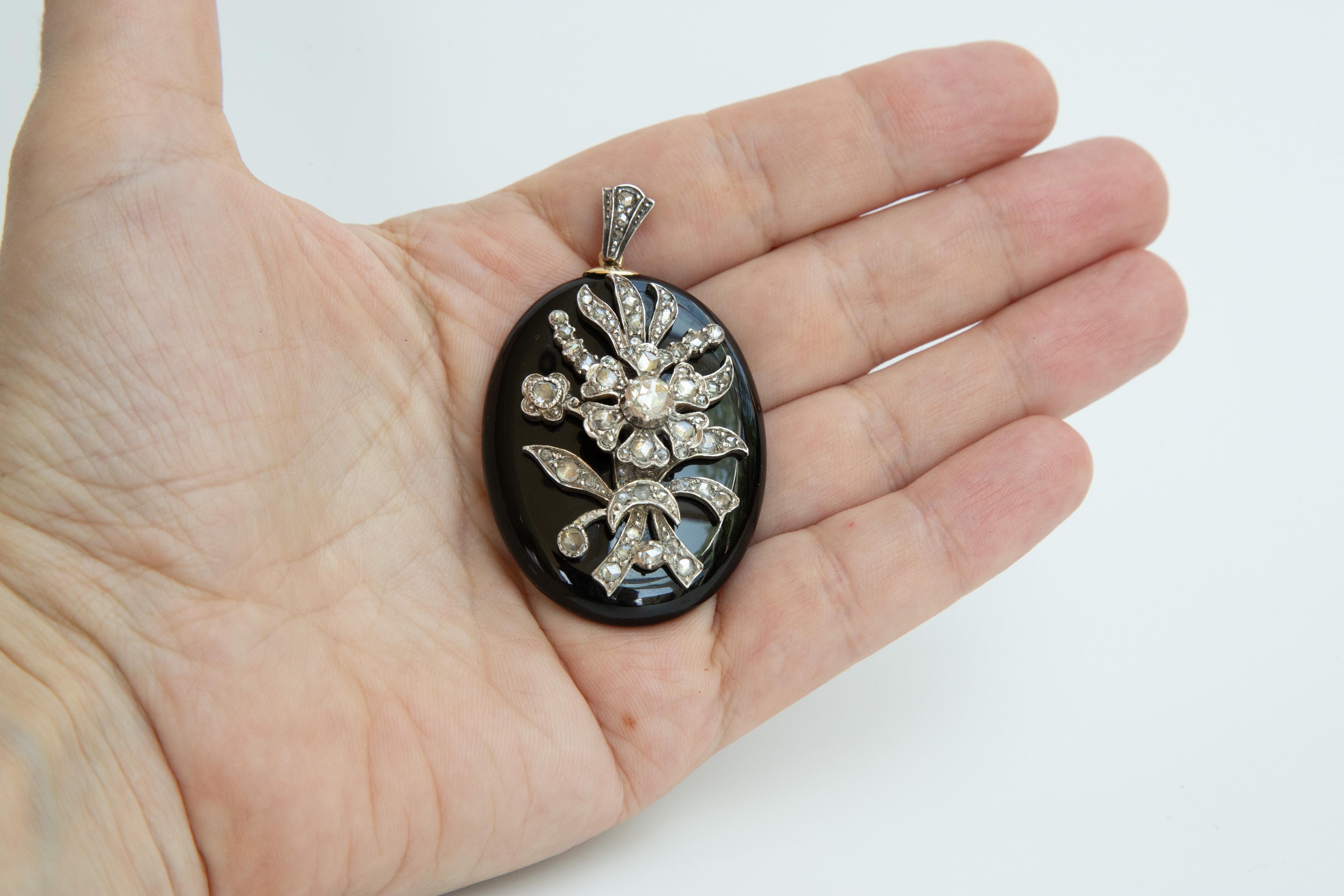 Antique Victorian Onyx Rose Cut Diamonds and 14 Karat Gold Locket Pendant For Sale 8