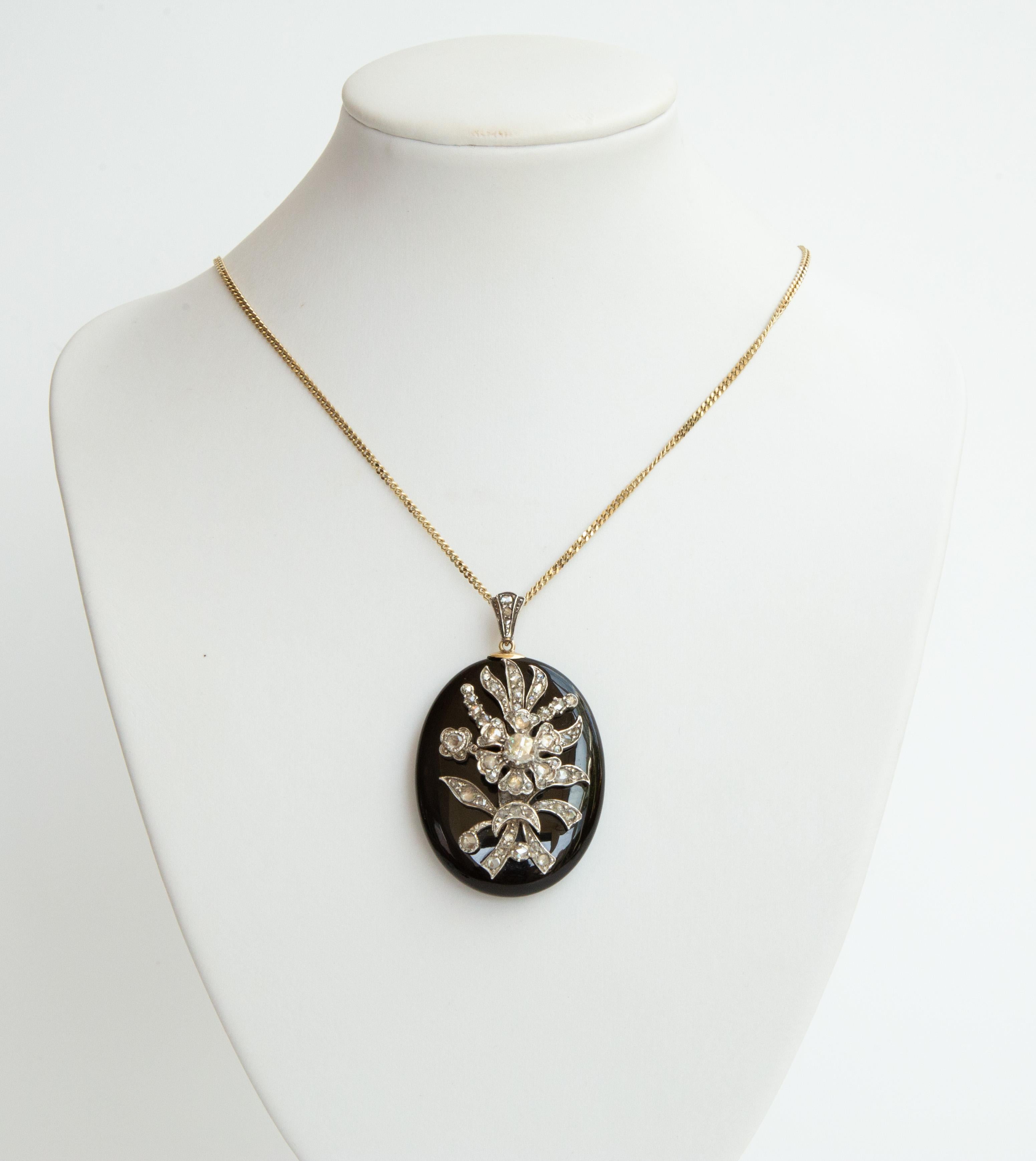 Antique Victorian Onyx Rose Cut Diamonds and 14 Karat Gold Locket Pendant For Sale 11