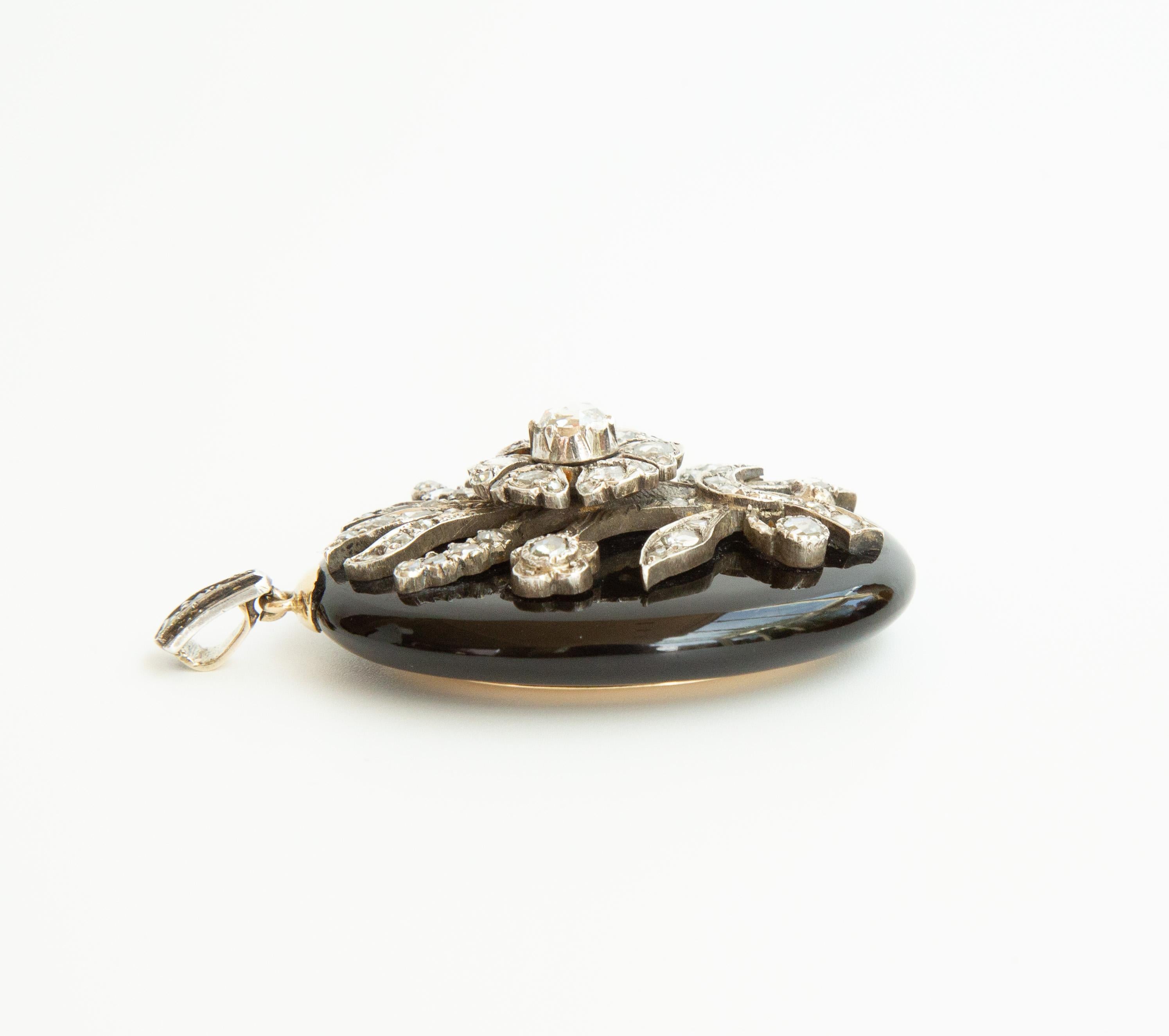 Antique Victorian Onyx Rose Cut Diamonds and 14 Karat Gold Locket Pendant For Sale 5