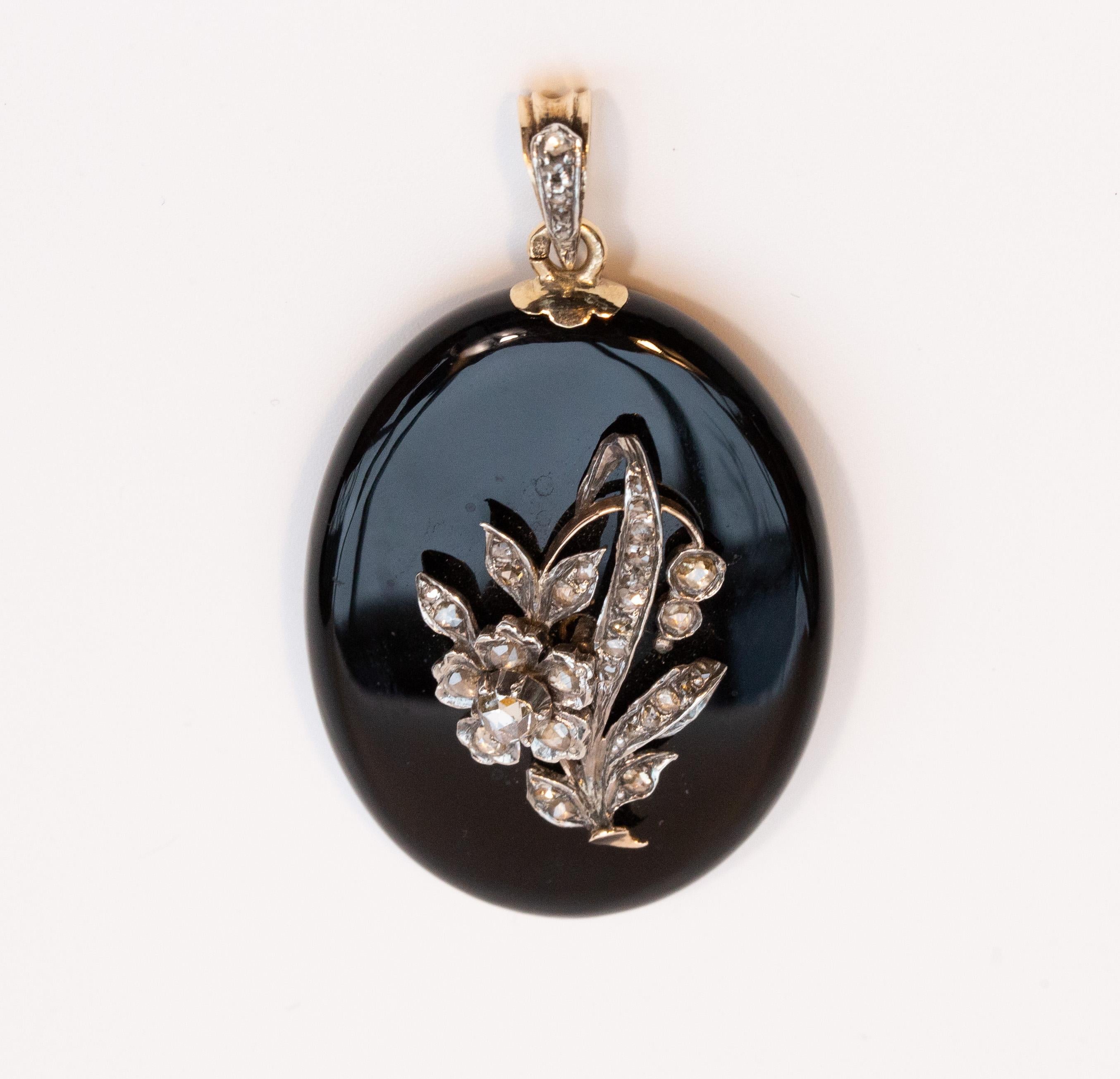Antique Victorian Onyx Rose Cut Diamonds and 14 Karat Yellow Gold Locket Pendant 1