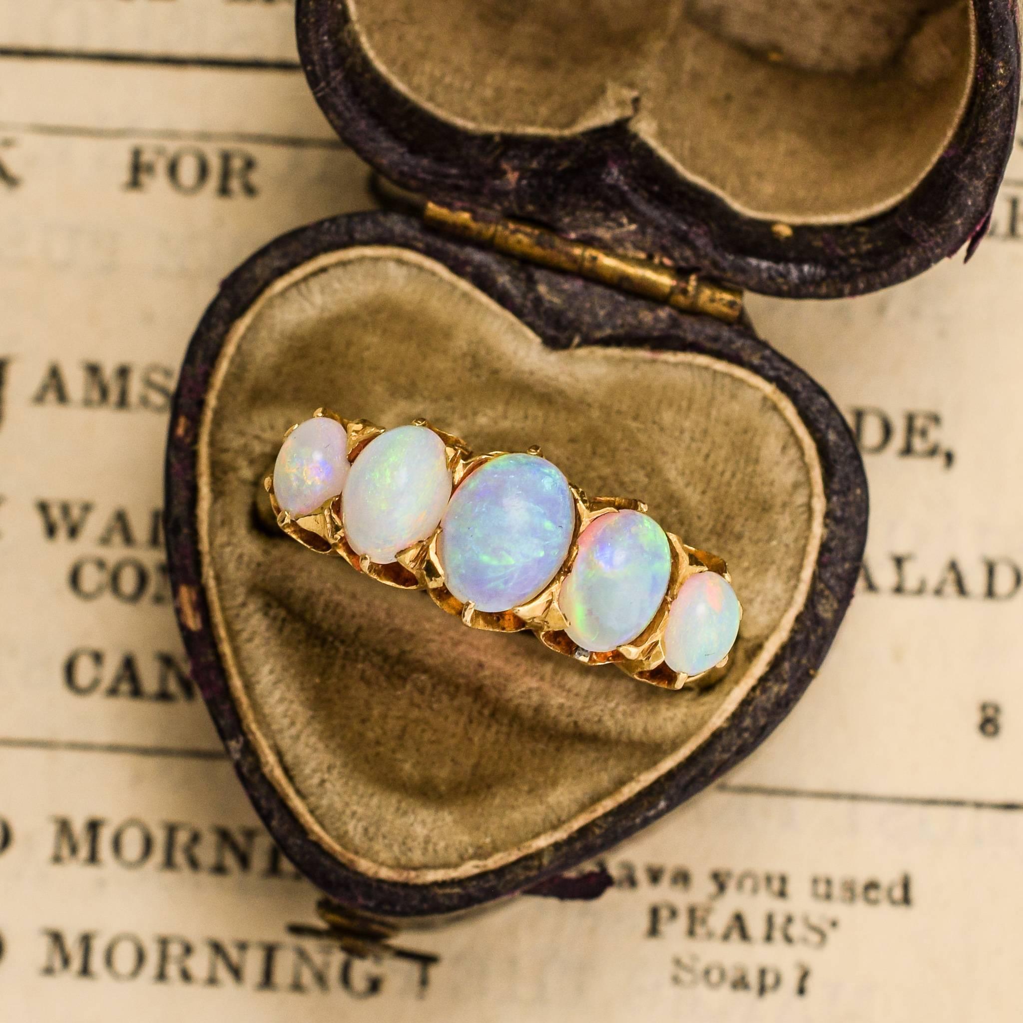 Antique Victorian Opal Five-Stone Gold Ring In Good Condition In Sale, Cheshire