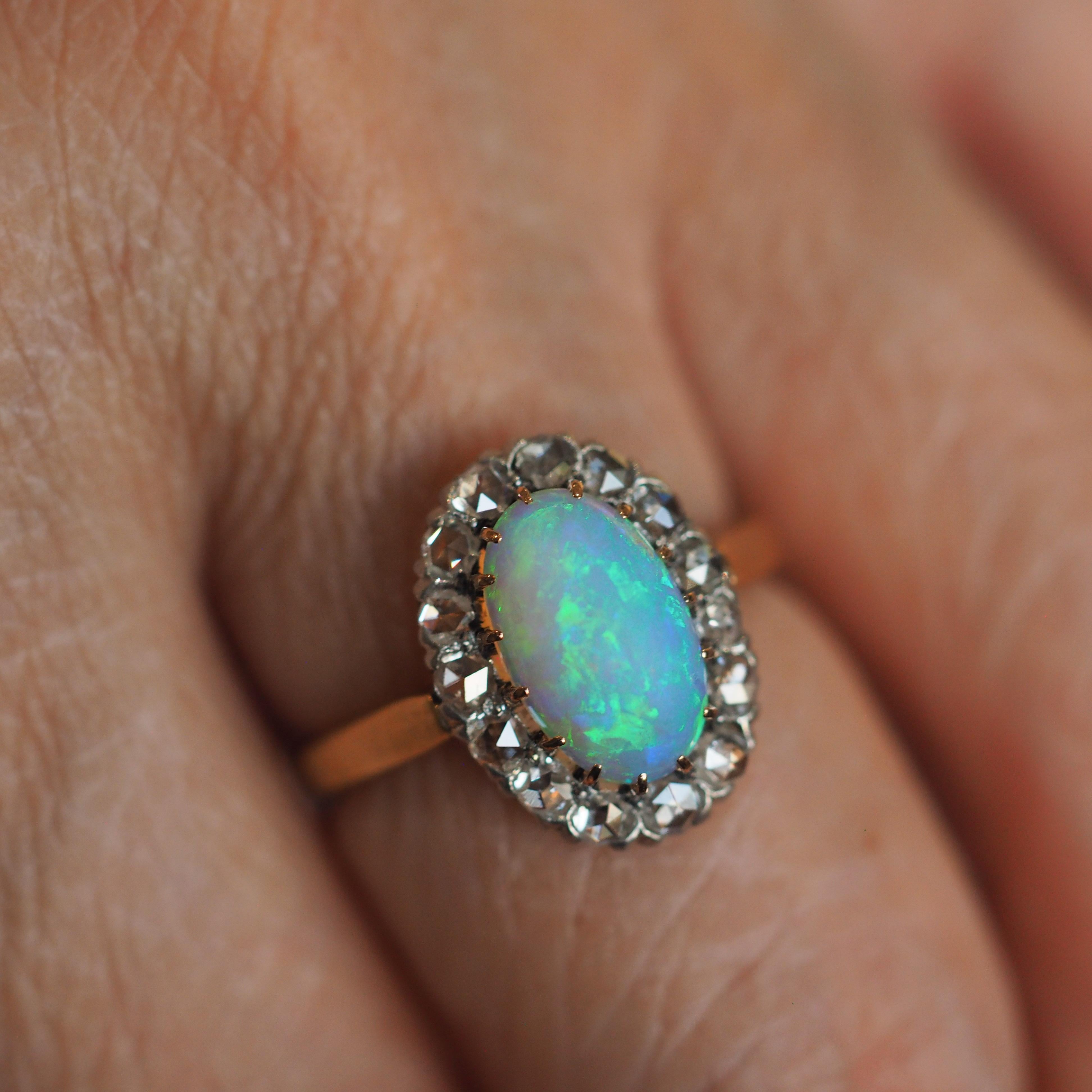 Antiker viktorianischer Opal-Cabochon & Diamant-Cluster-Ring 18K Gold - ca. 1880 im Angebot 5