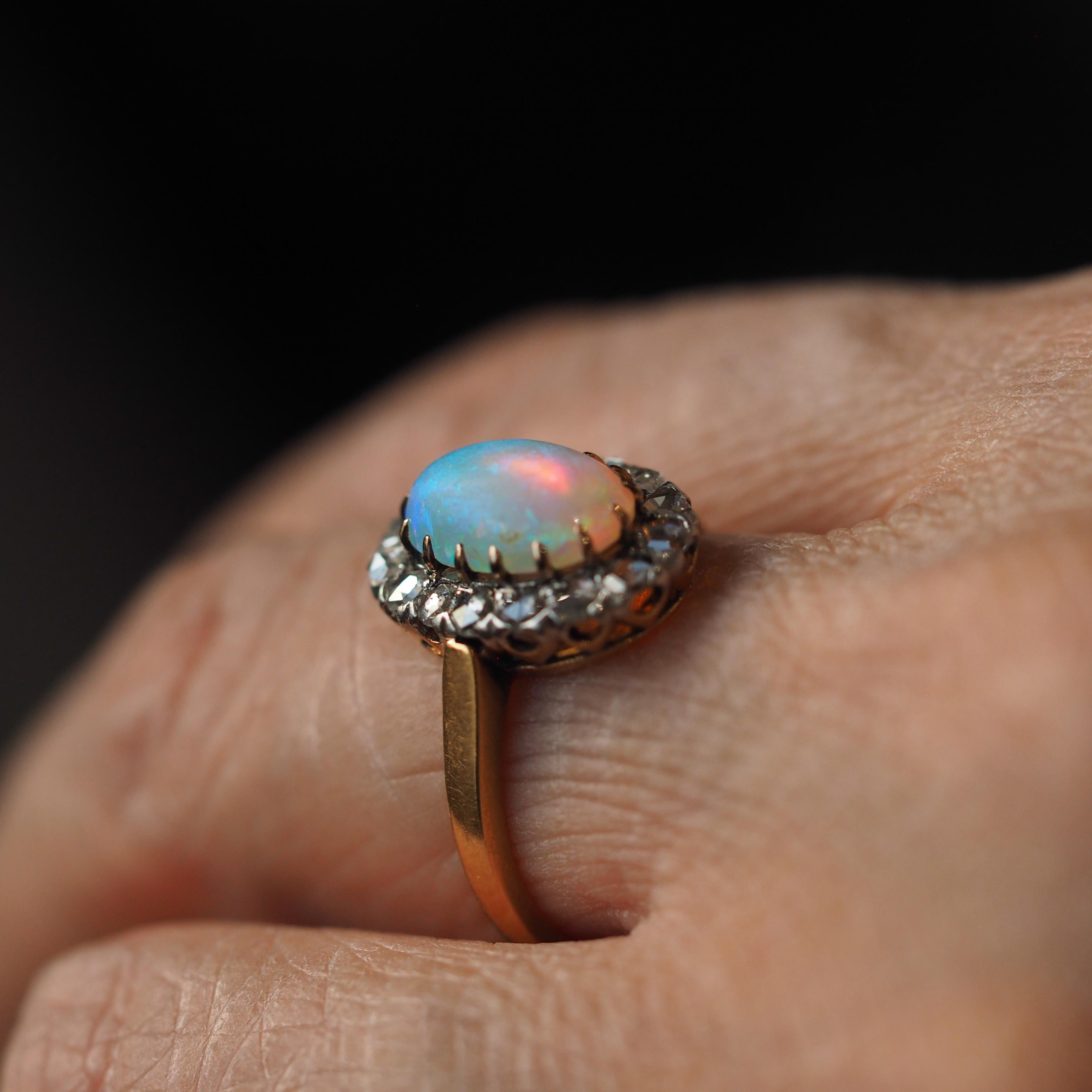 Antiker viktorianischer Opal-Cabochon & Diamant-Cluster-Ring 18K Gold - ca. 1880 im Angebot 7