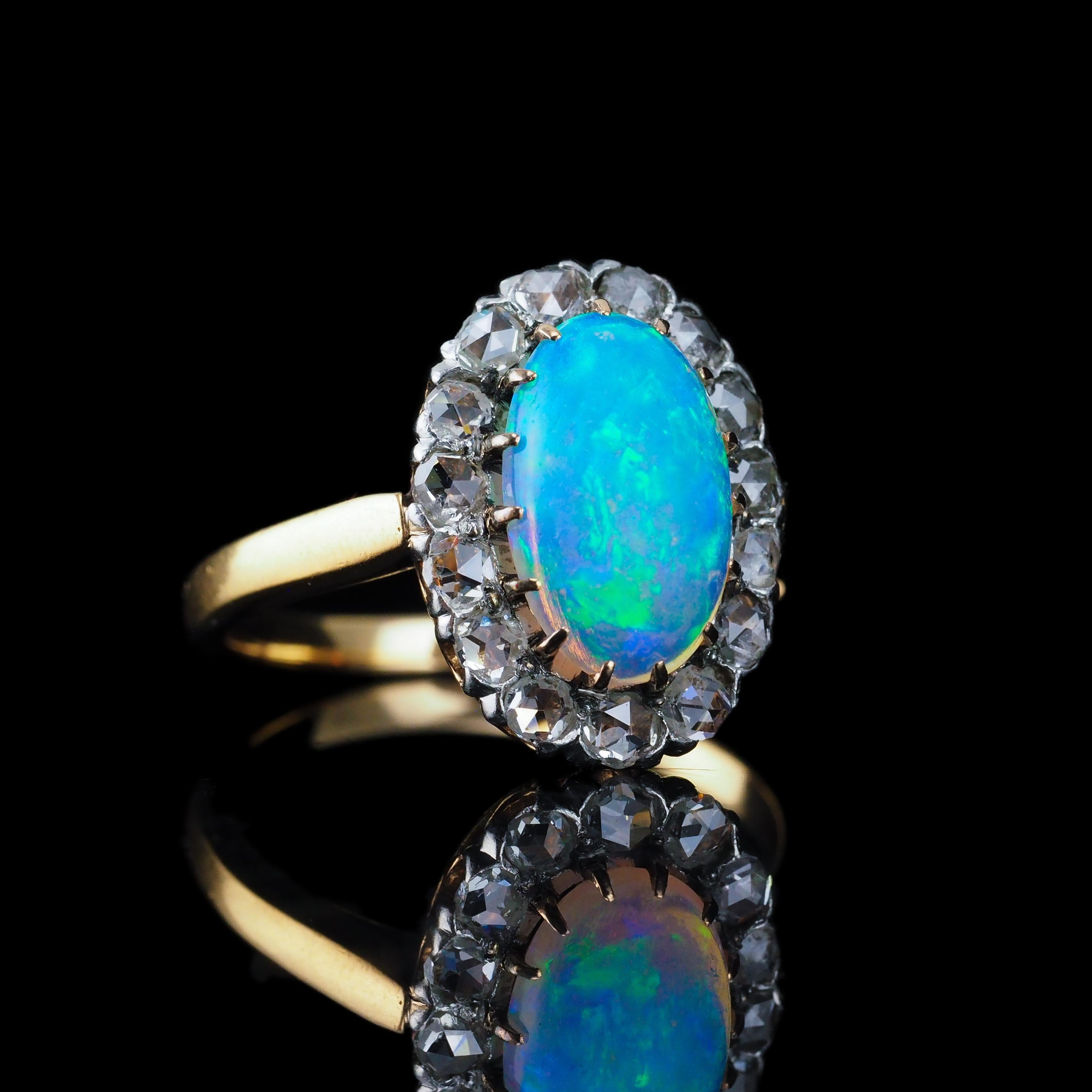 Antiker viktorianischer Opal-Cabochon & Diamant-Cluster-Ring 18K Gold - ca. 1880 im Angebot 3