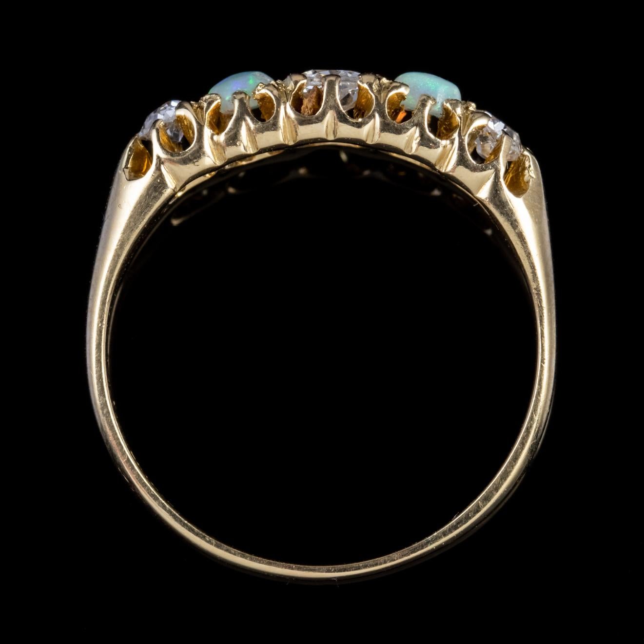 Antique Victorian Opal Diamond Ring 18 Carat Gold, circa 1900 For Sale 1