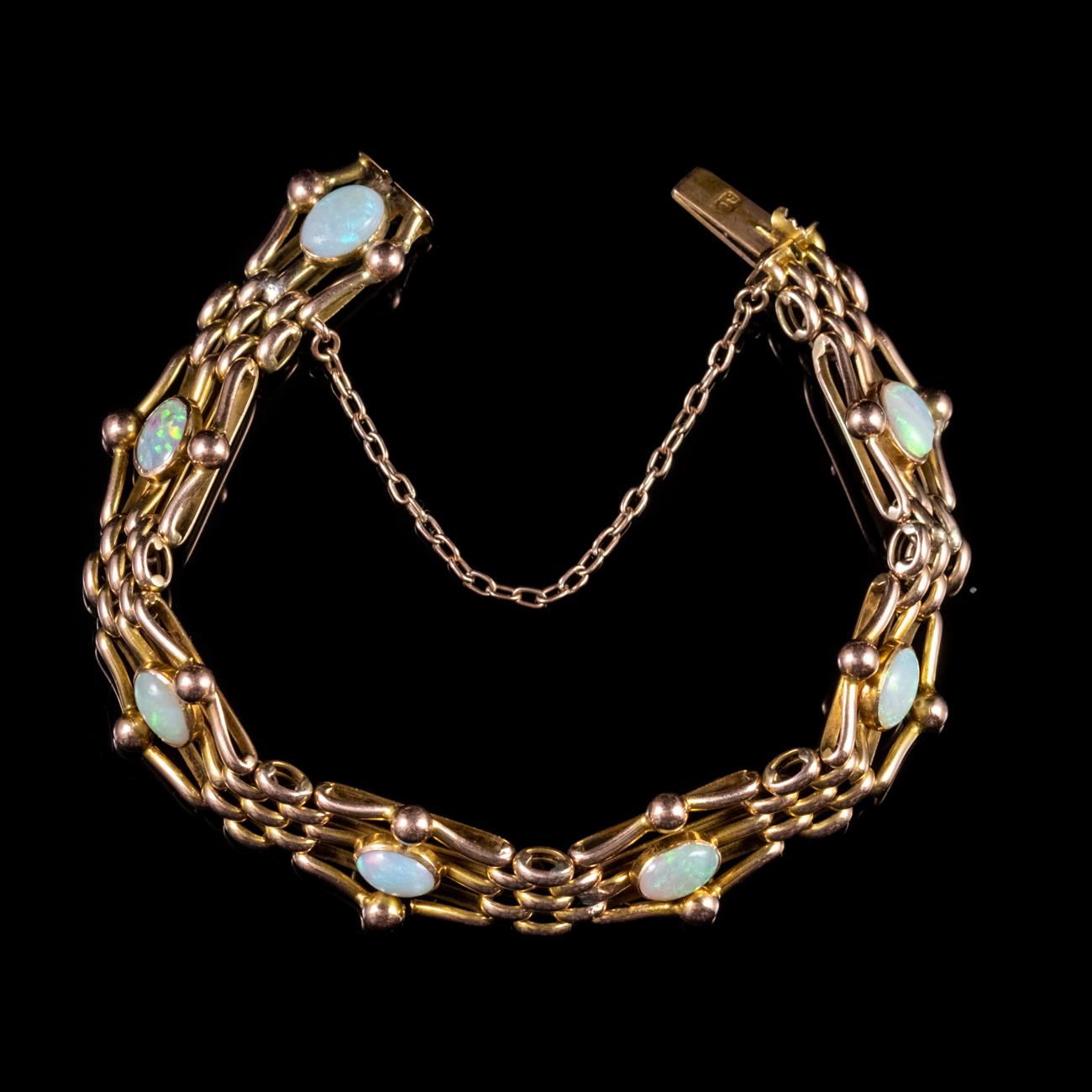 Antique Victorian Opal Gate Bracelet 9 Carat Yellow Gold, circa 1890 In Good Condition For Sale In Lancaster, Lancashire