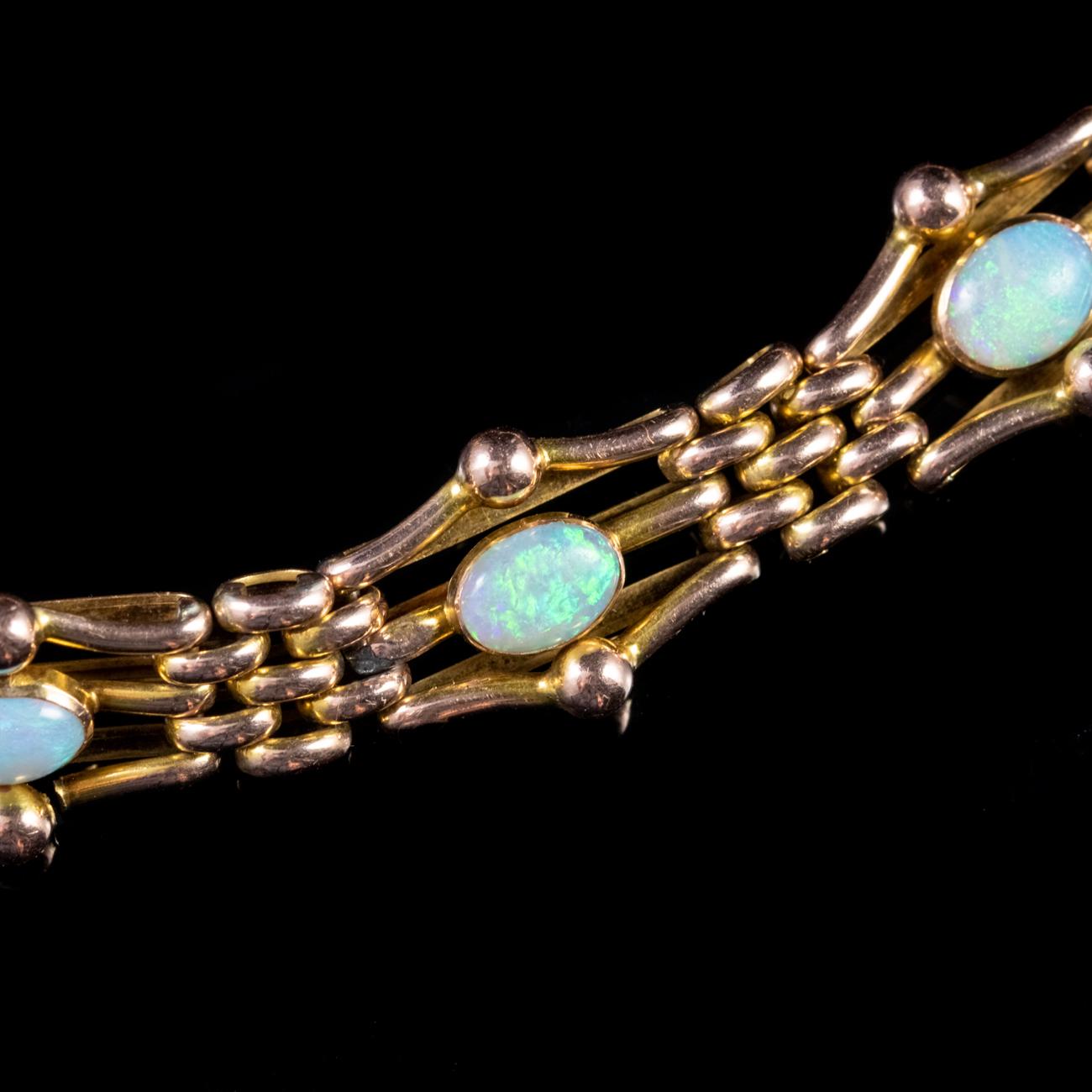 Antique Victorian Opal Gate Bracelet 9 Carat Yellow Gold, circa 1890 For Sale 1