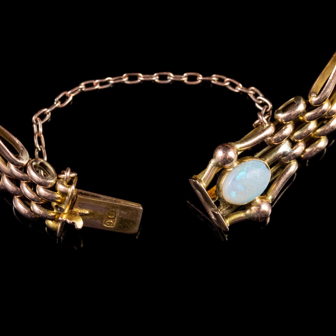 Antique Victorian Opal Gate Bracelet 9 Carat Yellow Gold, circa 1890 For Sale 2