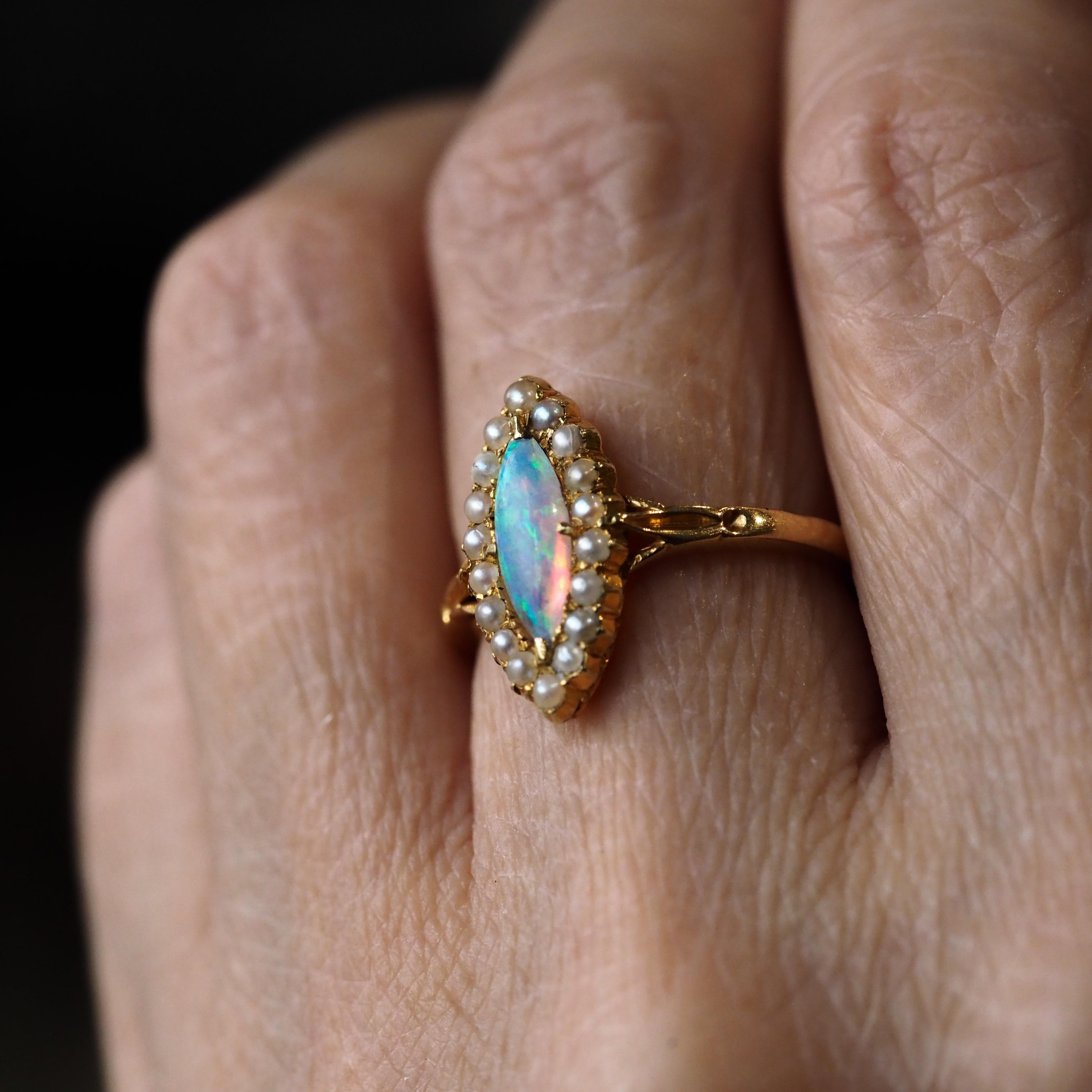 Antiker viktorianischer Opalring Marquise Cluster Perlen 18K Gold - c.1895 im Angebot 9