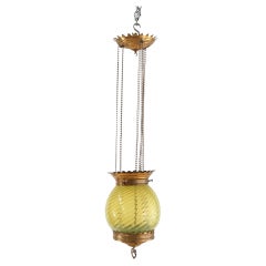 Ancienne lampe victorienne suspendue en verre vaseline opalescent et laiton Circa 1880