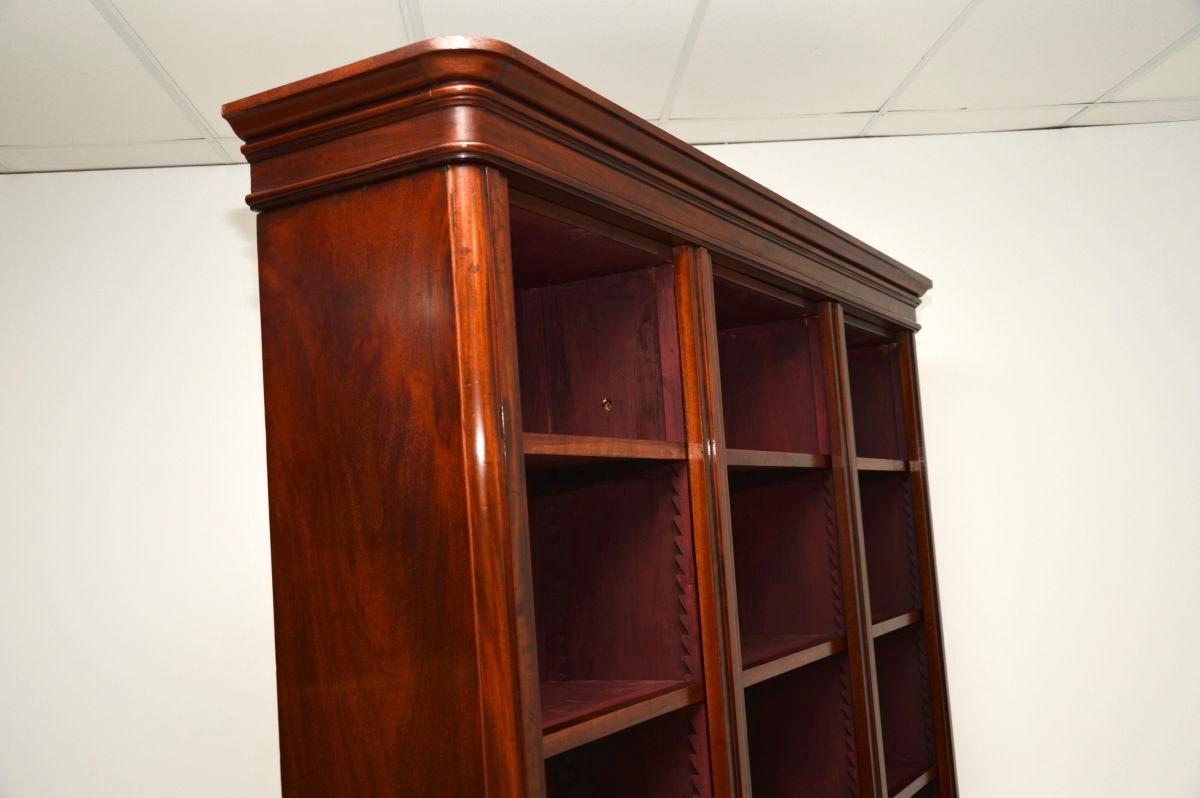 Antique Victorian Open Bookcase In Good Condition For Sale In London, GB