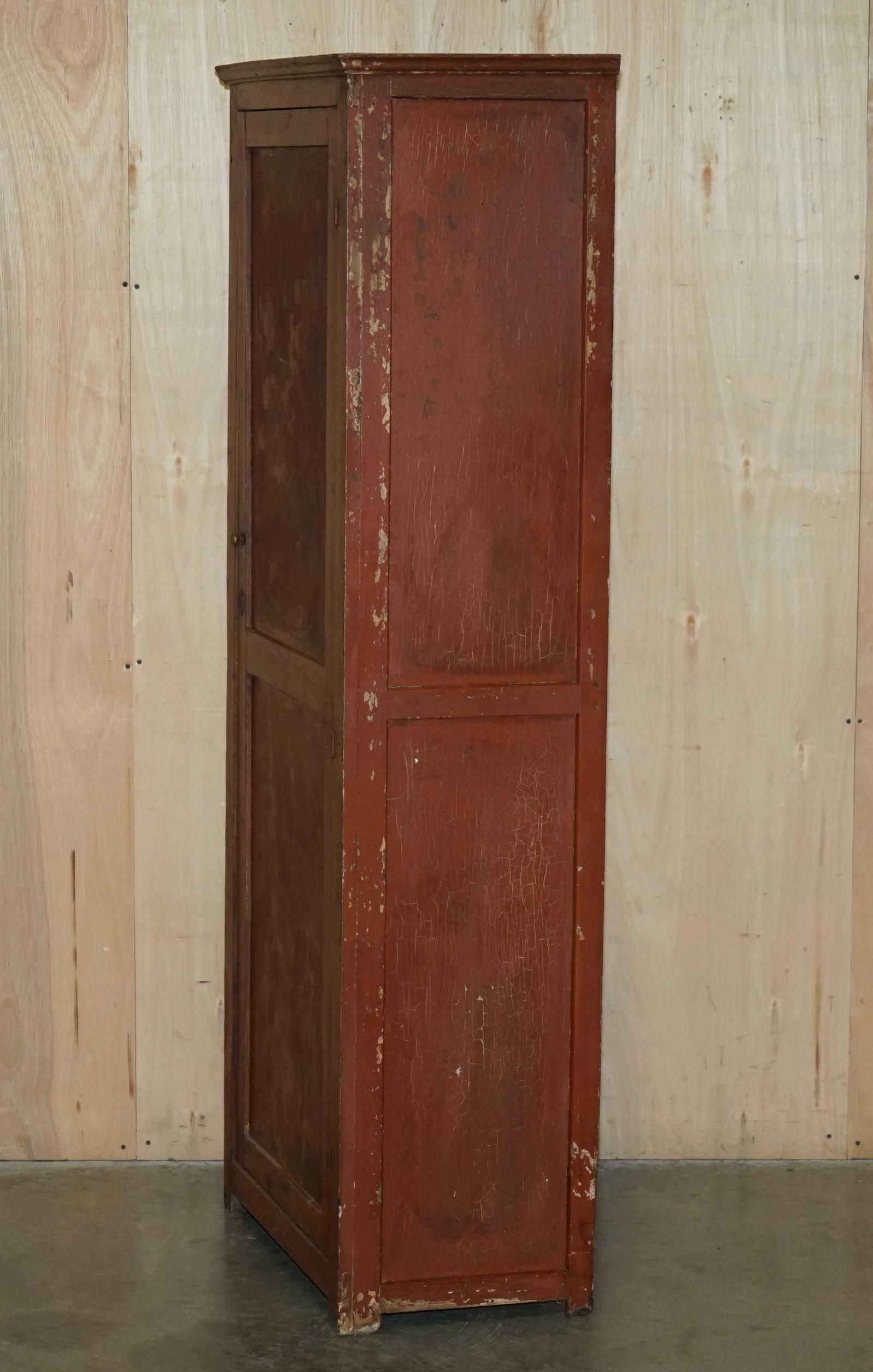 ANTIQUE VICTORIAN ORIGINAL PAINT CIRCA 1880-1900 TOOL SHED CUPBOARD IN PiNE For Sale 1