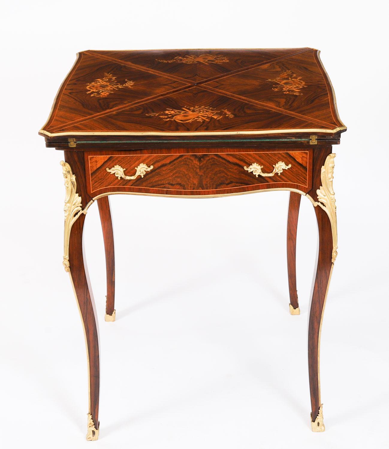 English Antique Victorian Ormolu Mounted Marquetry Envelope Card Table 19th Century en vente