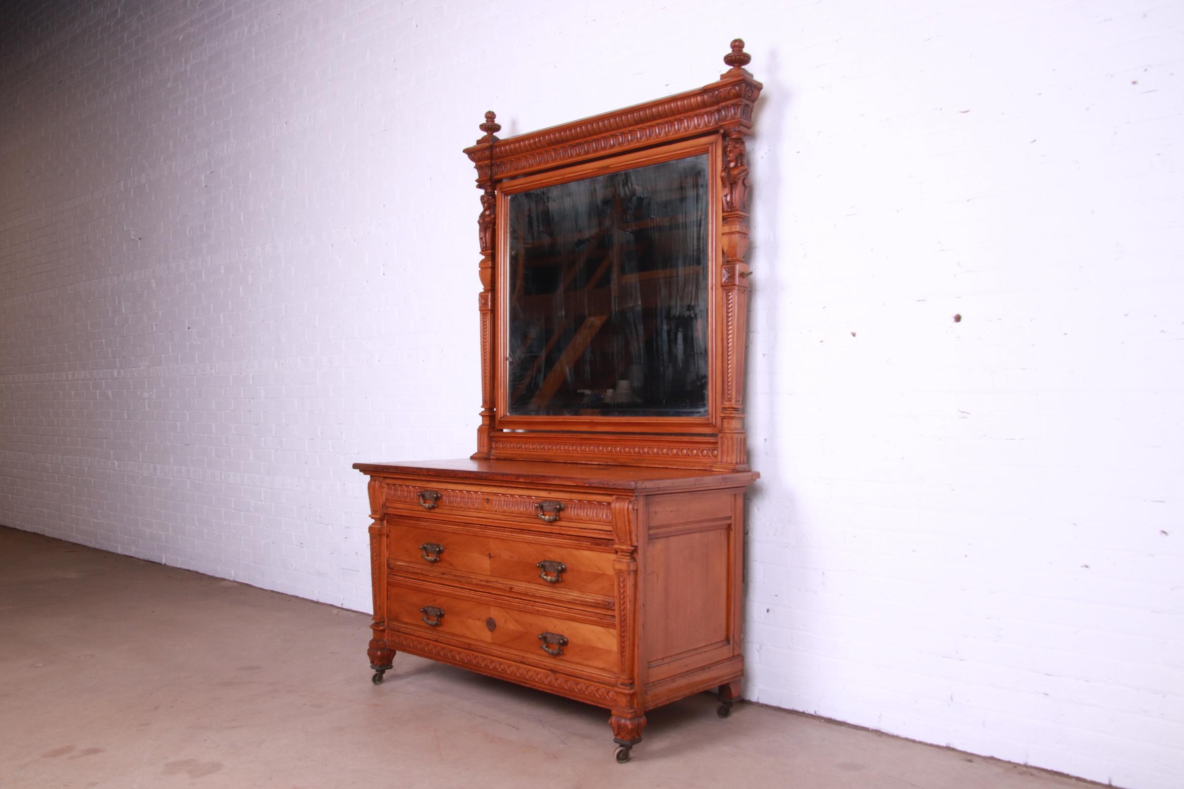 Antique Victorian Ornate Carved Walnut Dresser with Mirror Attributed to Horner In Good Condition For Sale In South Bend, IN