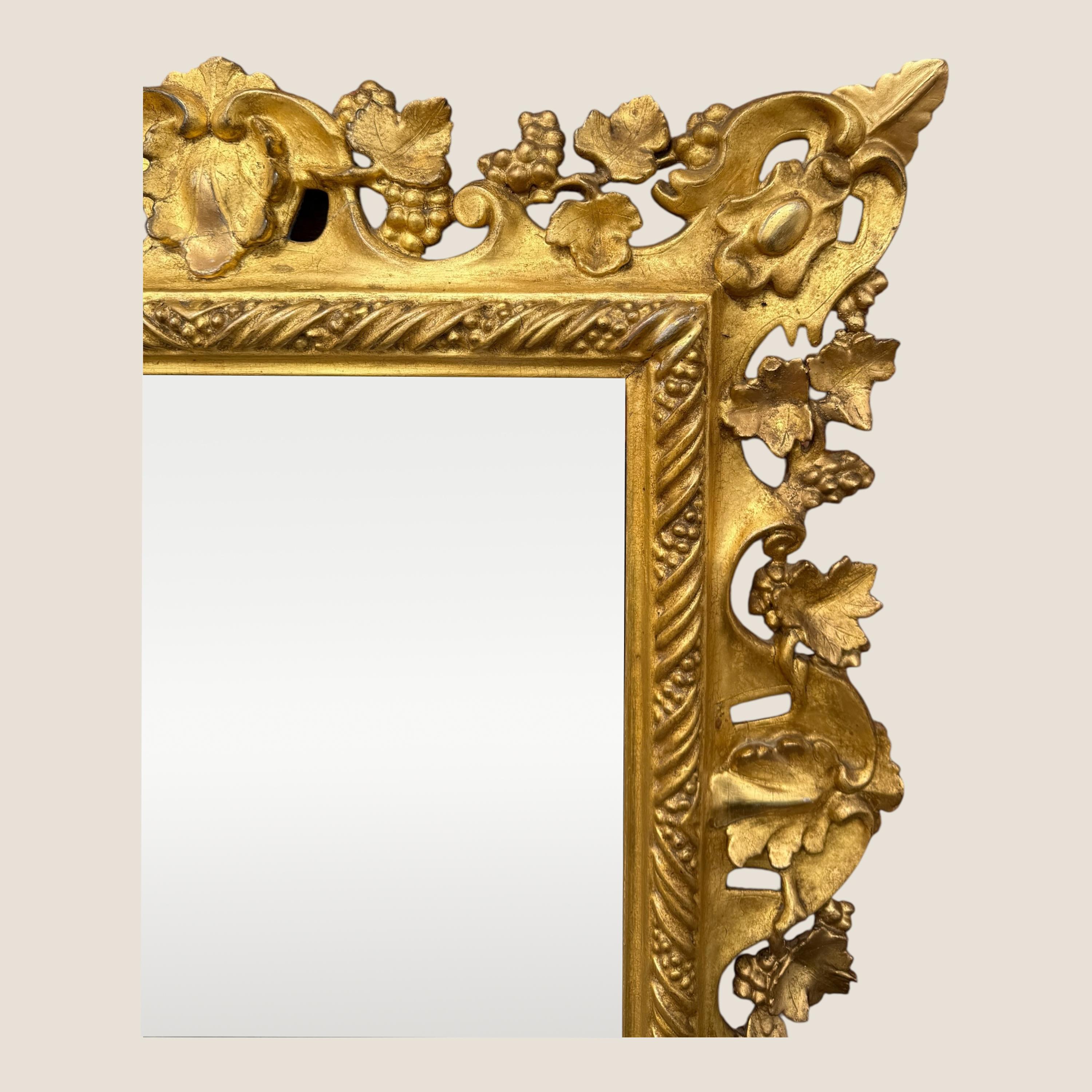 Antike viktorianische Ornate & Floral geschnitzt kleine Giltwood rechteckigen Wandspiegel im Angebot 2