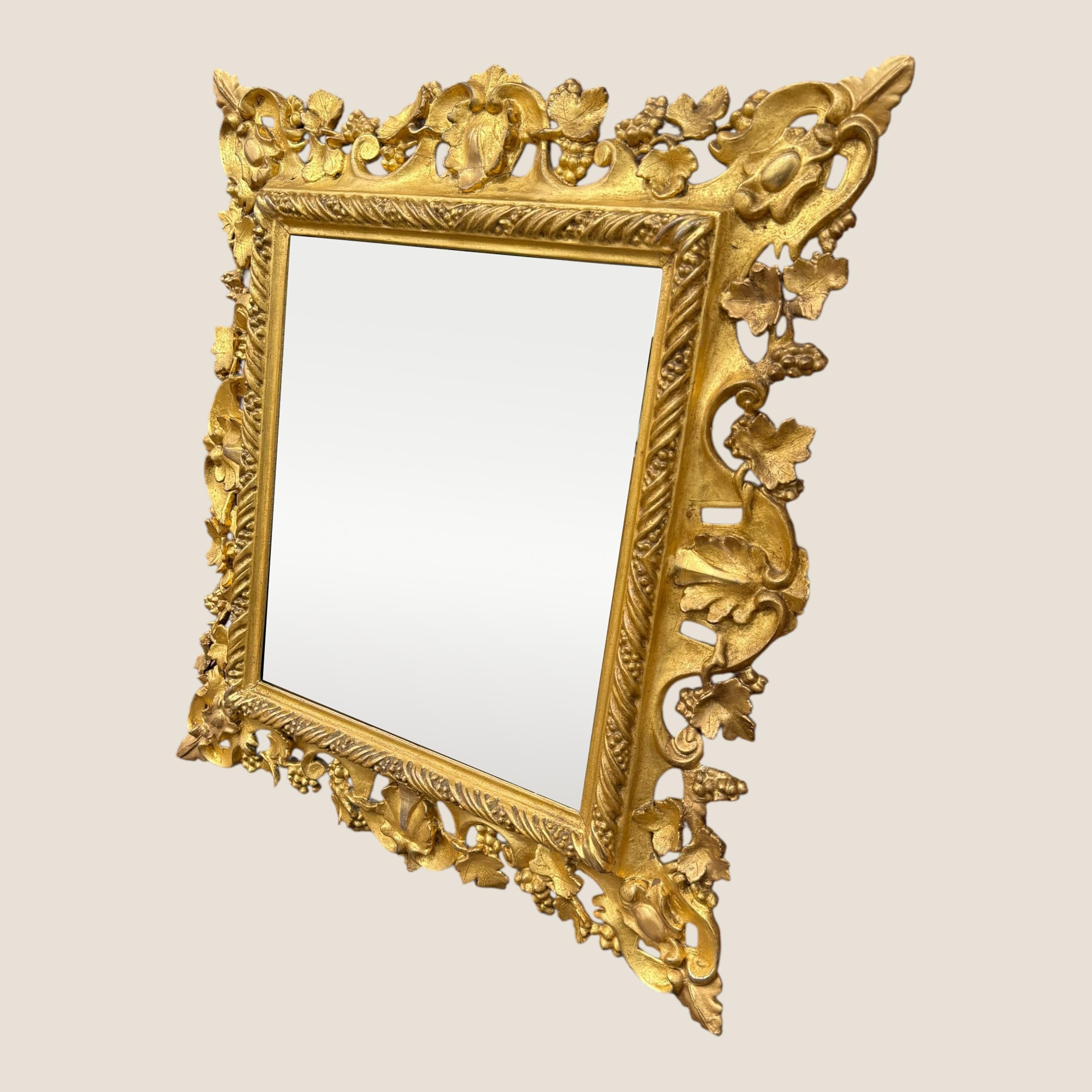 Antike viktorianische Ornate & Floral geschnitzt kleine Giltwood rechteckigen Wandspiegel im Zustand „Gut“ im Angebot in King's Lynn, GB
