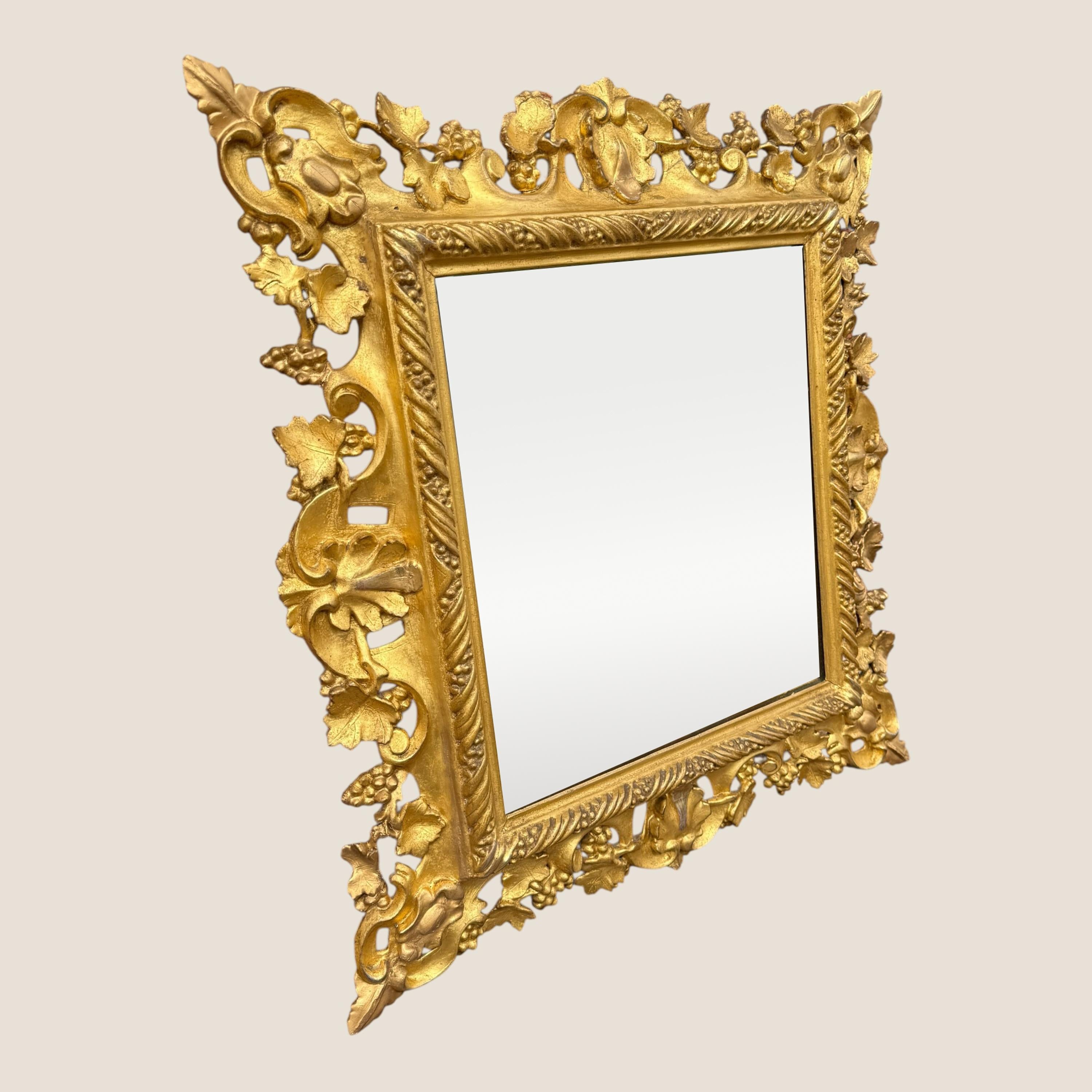 Antike viktorianische Ornate & Floral geschnitzt kleine Giltwood rechteckigen Wandspiegel (19. Jahrhundert) im Angebot