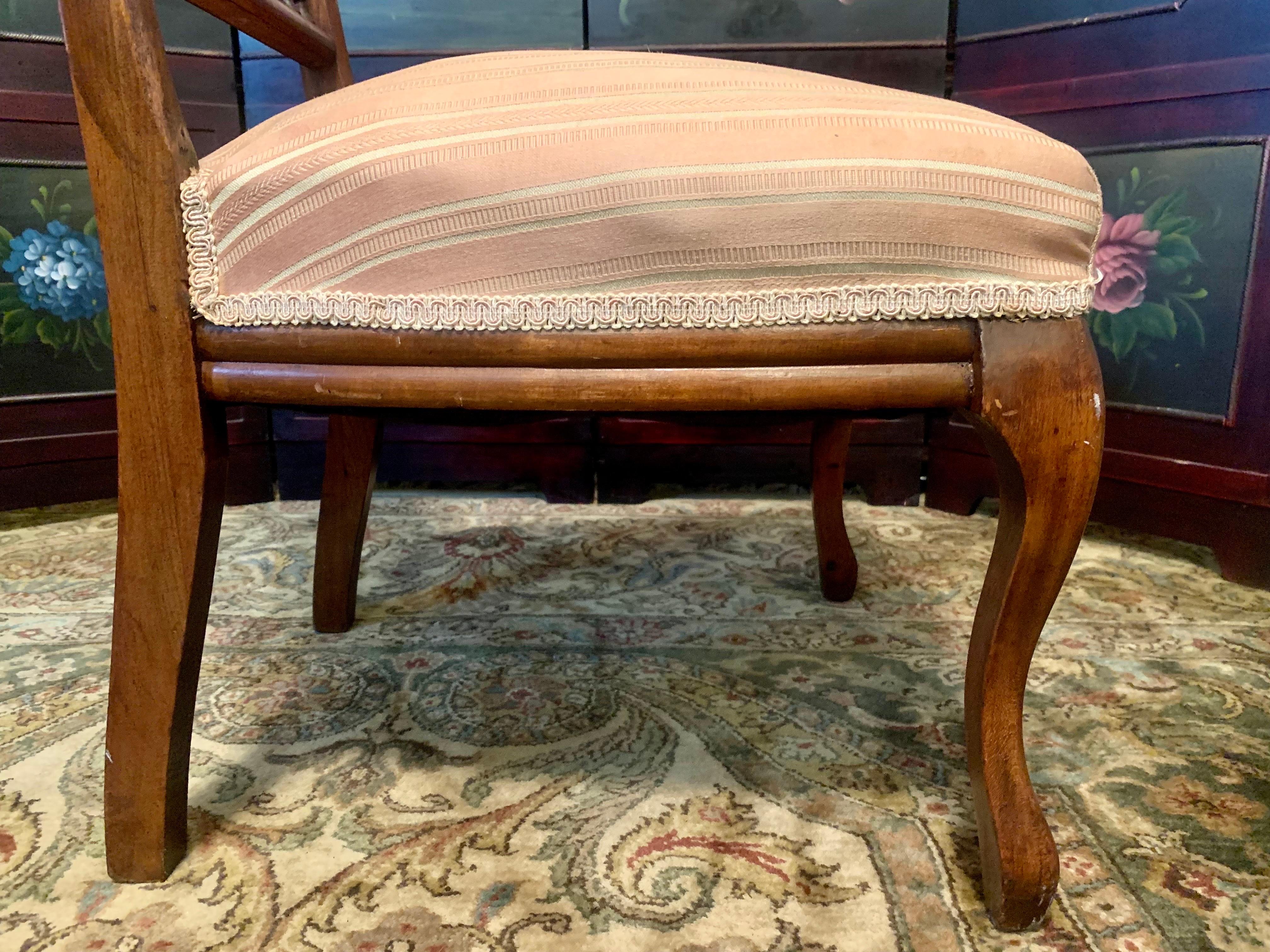XIXe siècle Ancienne chaise pantoufle victorienne ornée en vente