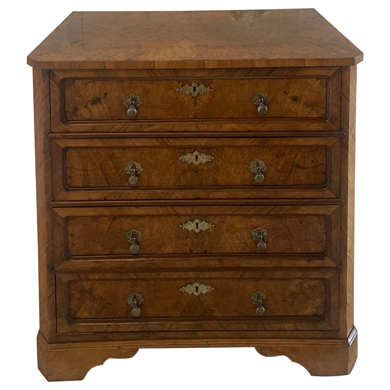 Antique Victorian Outstanding Quality Burr Walnut Chest of Four Drawers