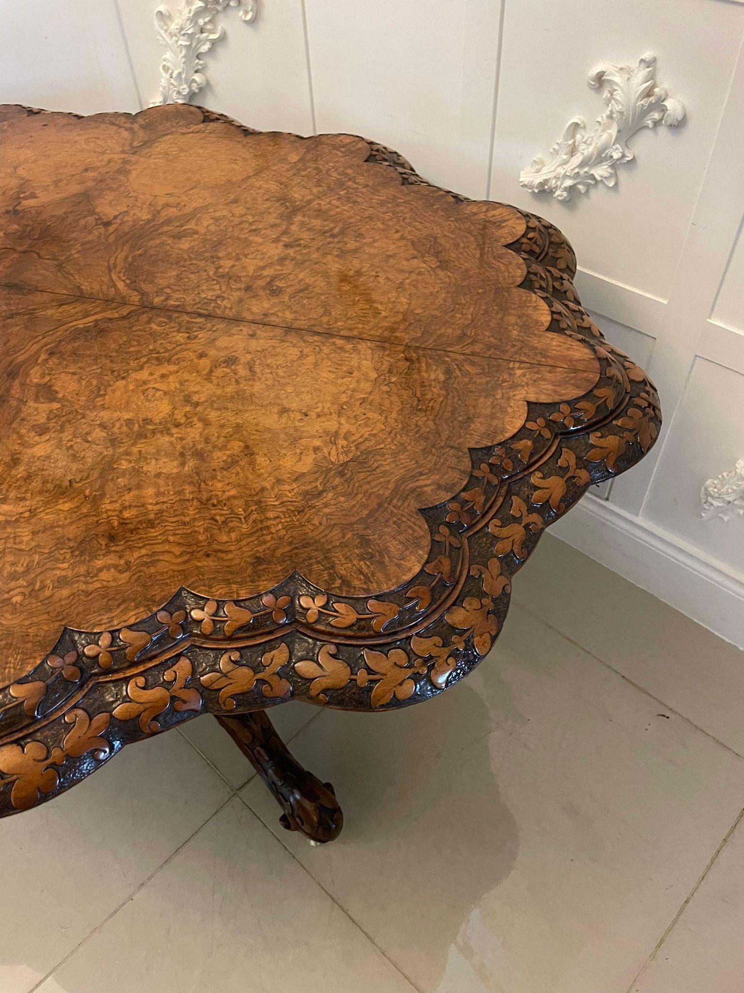 Antique Victorian Outstanding Quality Carved Burr Walnut Centre/Dining Table  In Good Condition For Sale In Suffolk, GB