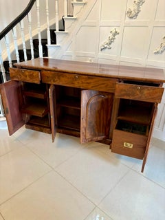 Buffet victorien ancien en acajou figuré de qualité exceptionnelle