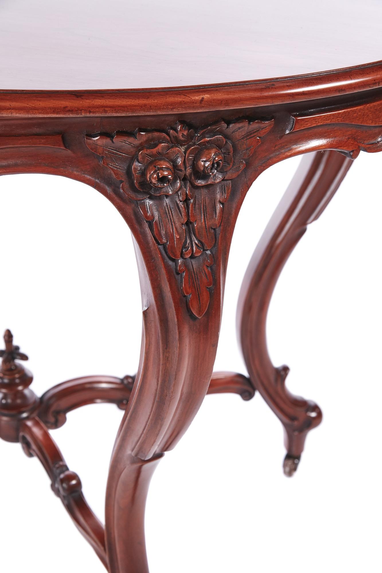 Antique Victorian oval carved walnut center table having a lovely walnut top with a thumb molded edge, lovely carved shaped frieze raised on 4 shaped carved cabriole legs untied by a shaped cross stretcher.
Lovely color and condition.
Measure: 41