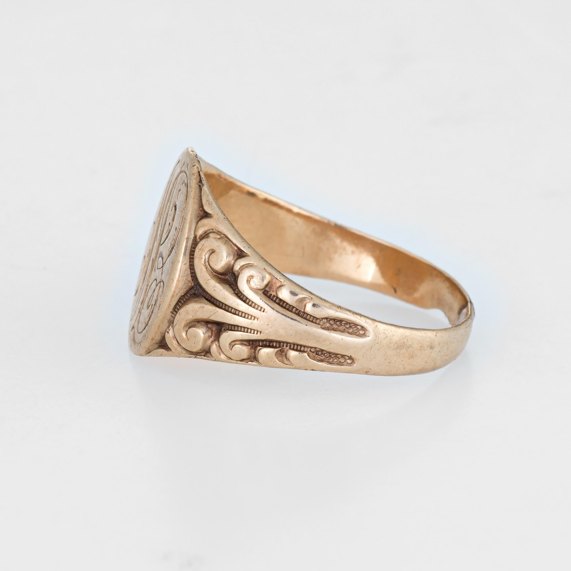 Women's or Men's Antique Victorian Oval Signet Ring 14 Karat Yellow Gold Vintage Fine Jewelry