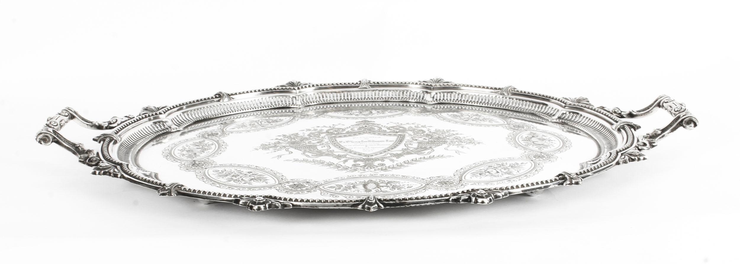 Vittoriano Antico vassoio ovale vittoriano placcato in argento di Mappin & Webb, XIX secolo in vendita