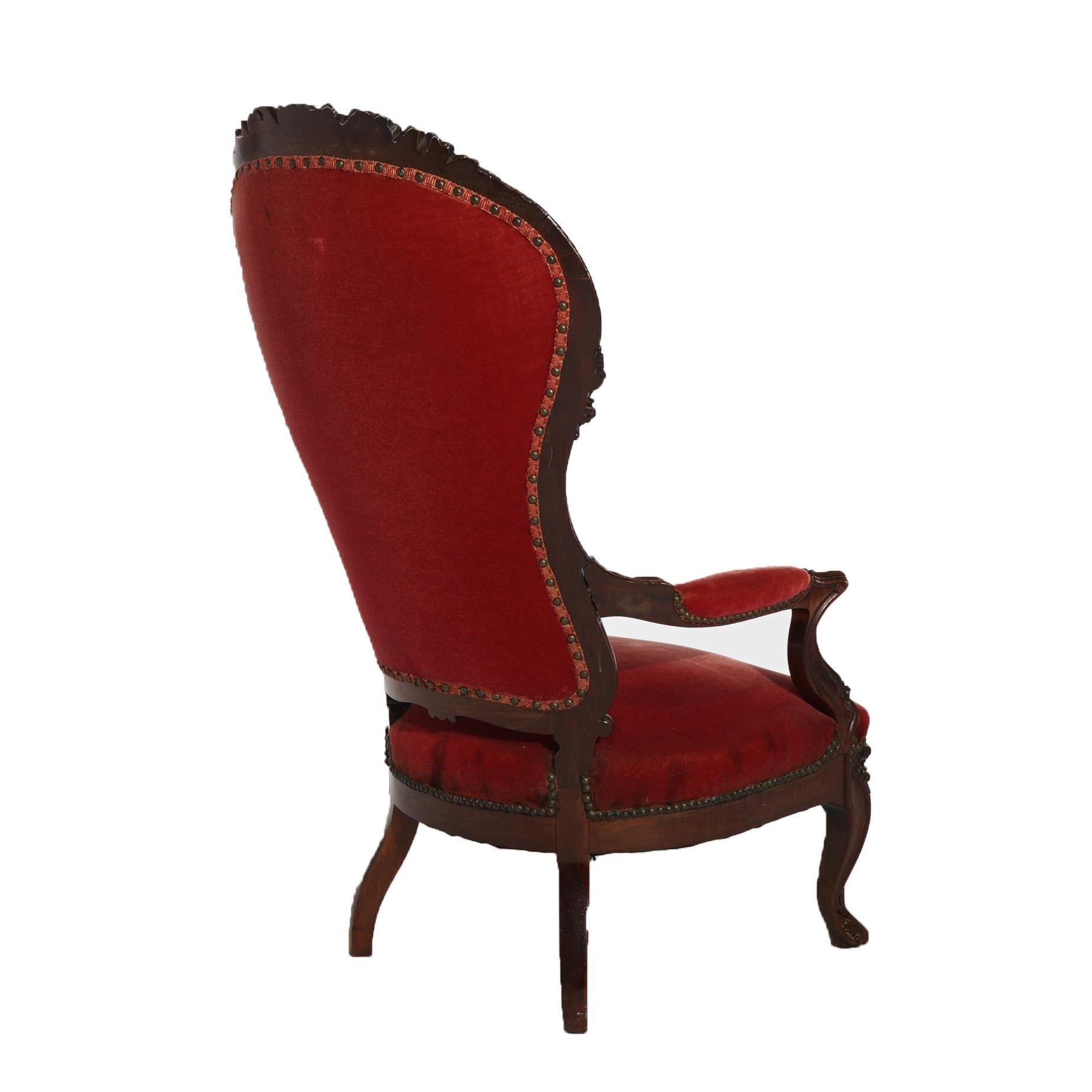 Fauteuil victorien ancien surdimensionné en noyer sculpté, vers 1890 en vente 4