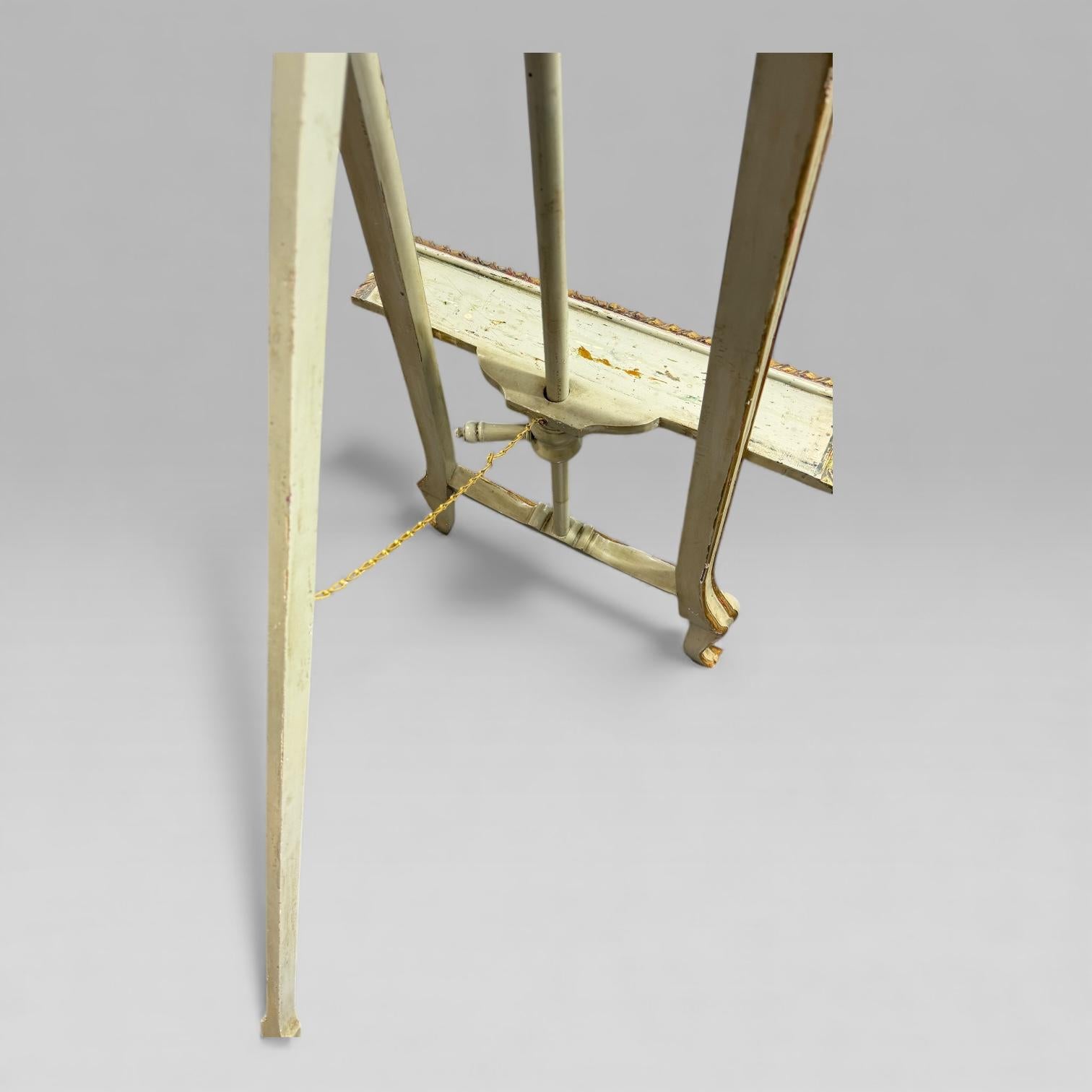 Chevalet d'artiste victorien ancien peint et doré de style Louis XV, accessoire de cinéma en vente 3
