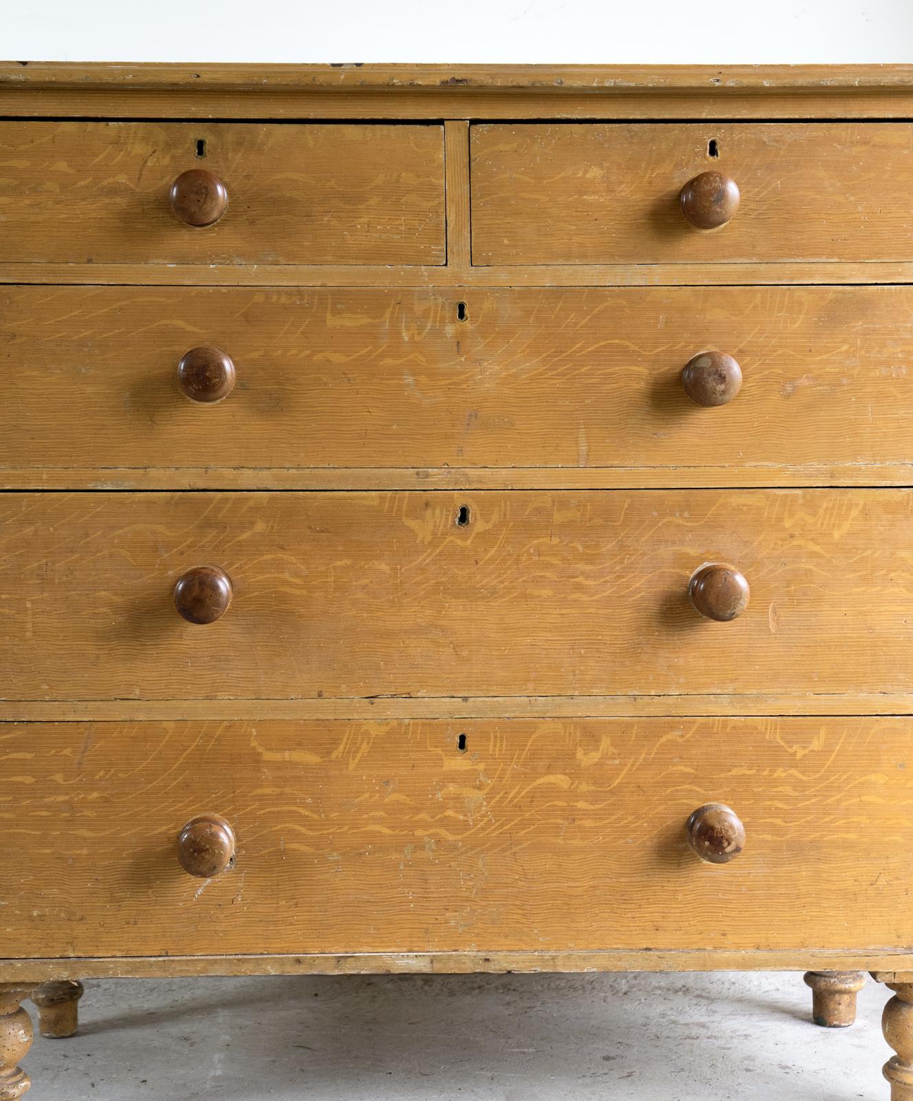 Ancienne commode victorienne en pin peint, peinture d'origine, milieu du 19e siècle en vente 6