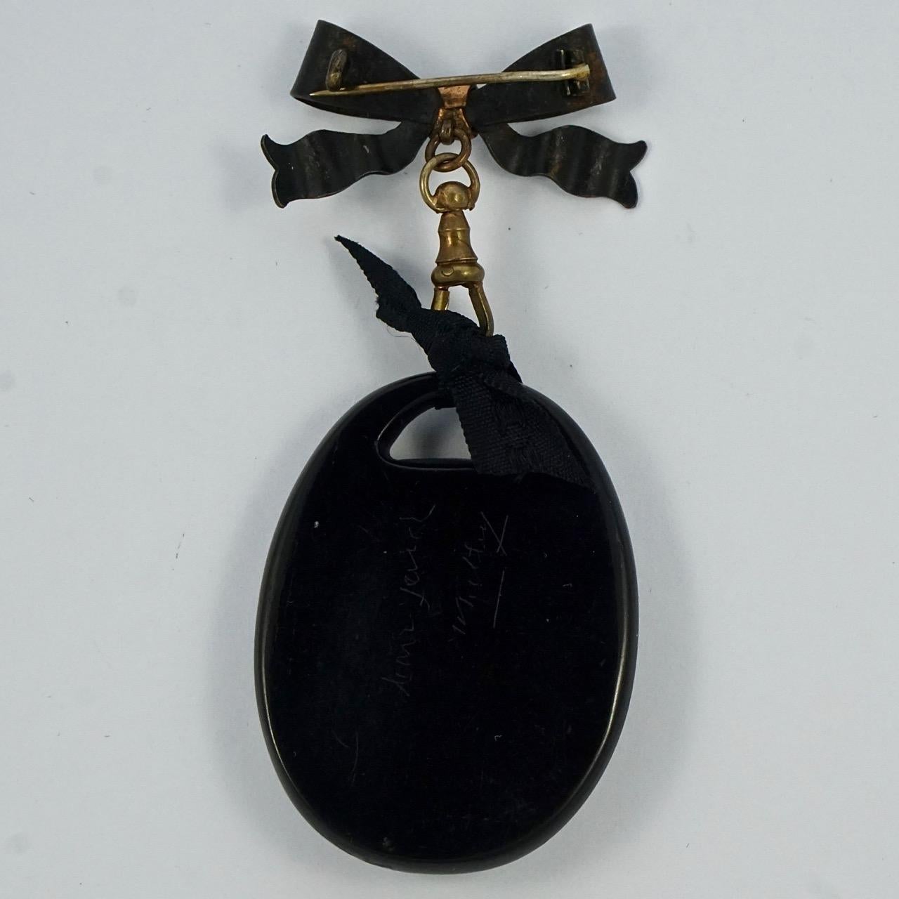 Antique Victorian Painted Porcelain Portrait Whitby Jet Pendant Bow Brooch In Good Condition For Sale In London, GB