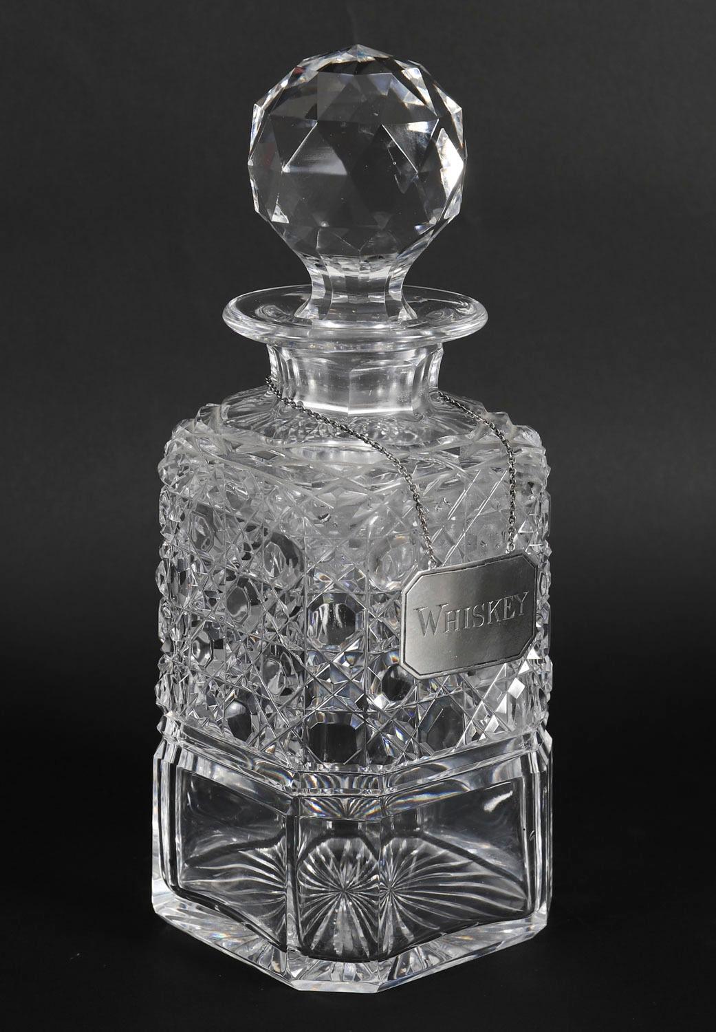 Ancienne paire victorienne de carafes à décanter en cristal taillé en forme d'ongle Circa 1880 19ème siècle en vente 4