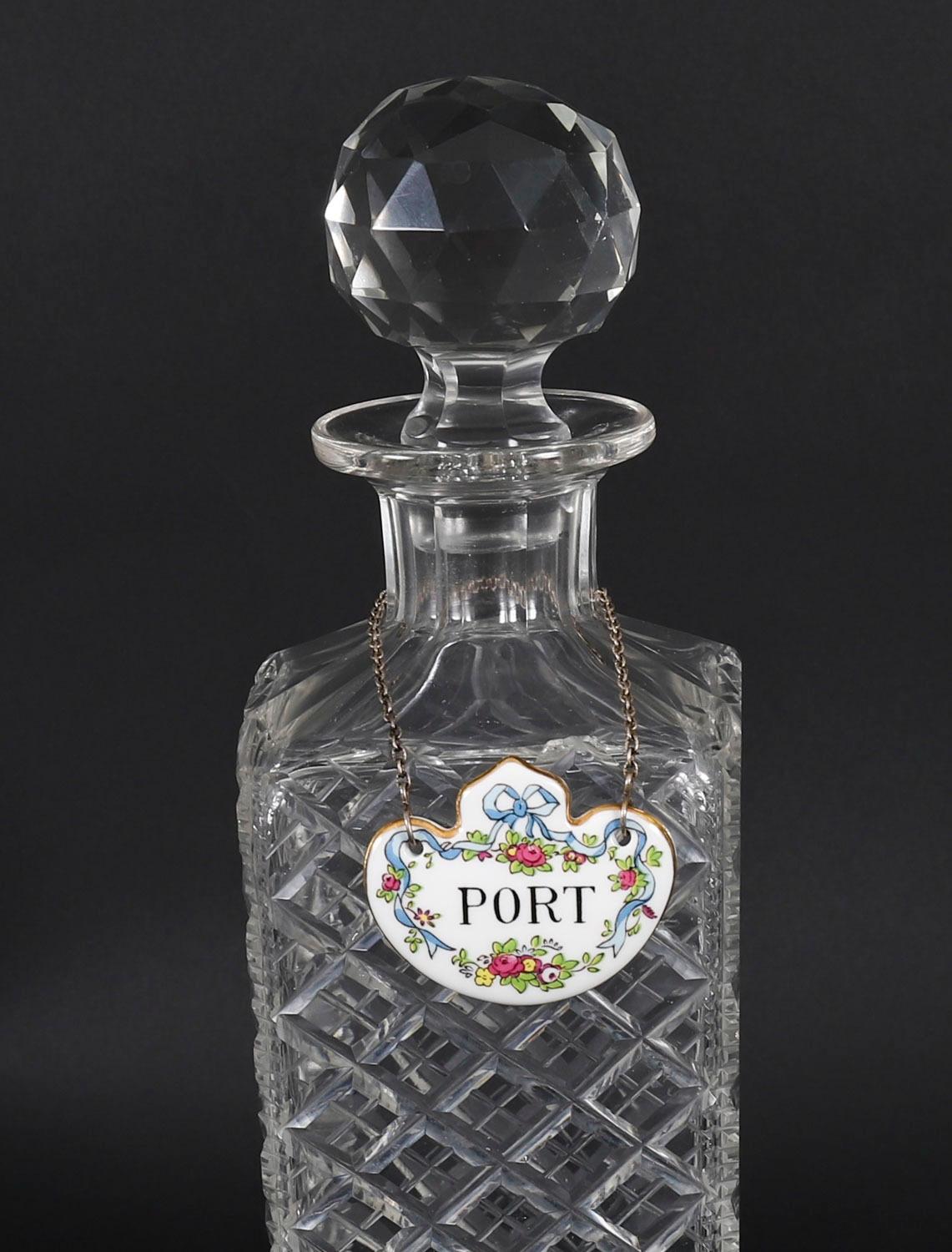 Ancienne paire victorienne de carafes à décanter en cristal taillé en forme d'ongle Circa 1880 19ème siècle en vente 4