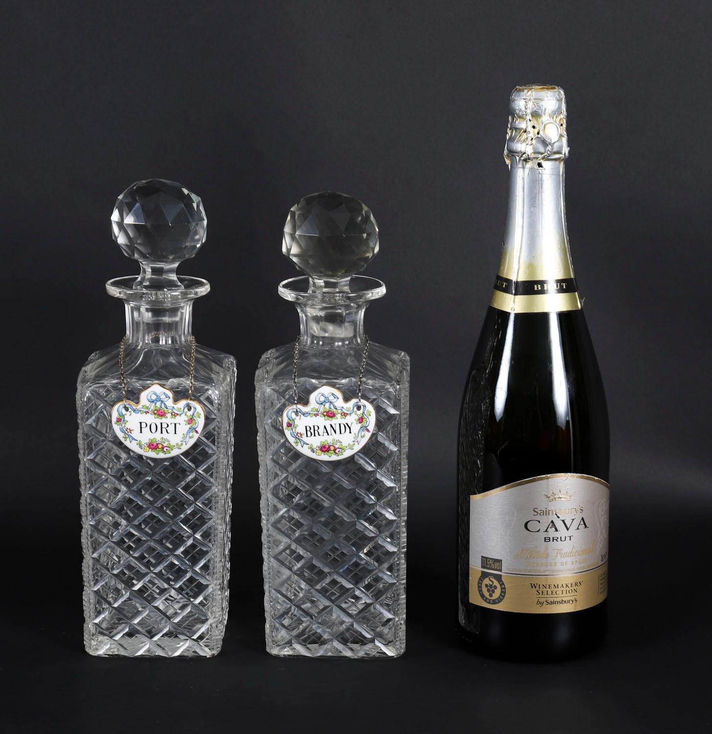 Ancienne paire victorienne de carafes à décanter en cristal taillé en forme d'ongle Circa 1880 19ème siècle en vente 6