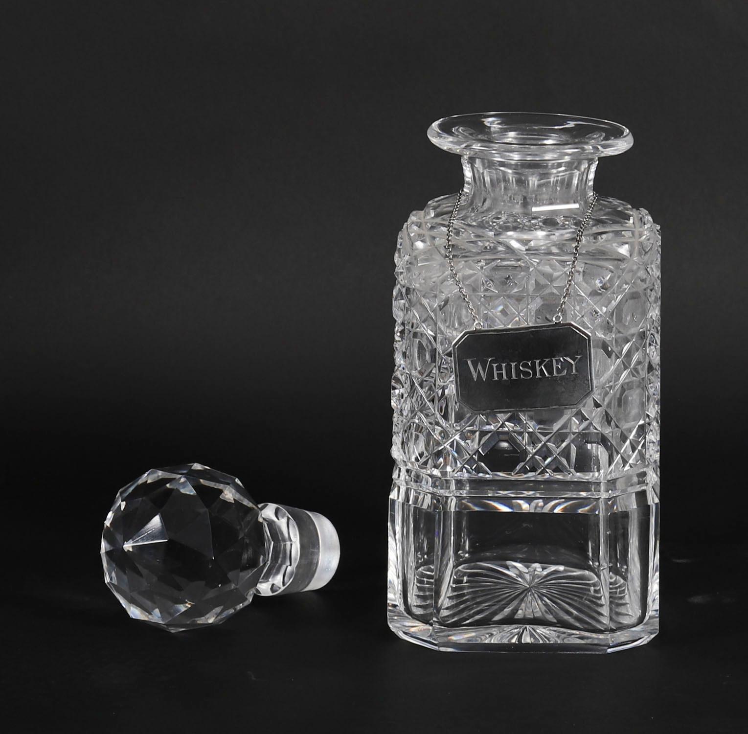 Ancienne paire victorienne de carafes à décanter en cristal taillé en forme d'ongle Circa 1880 19ème siècle en vente 9