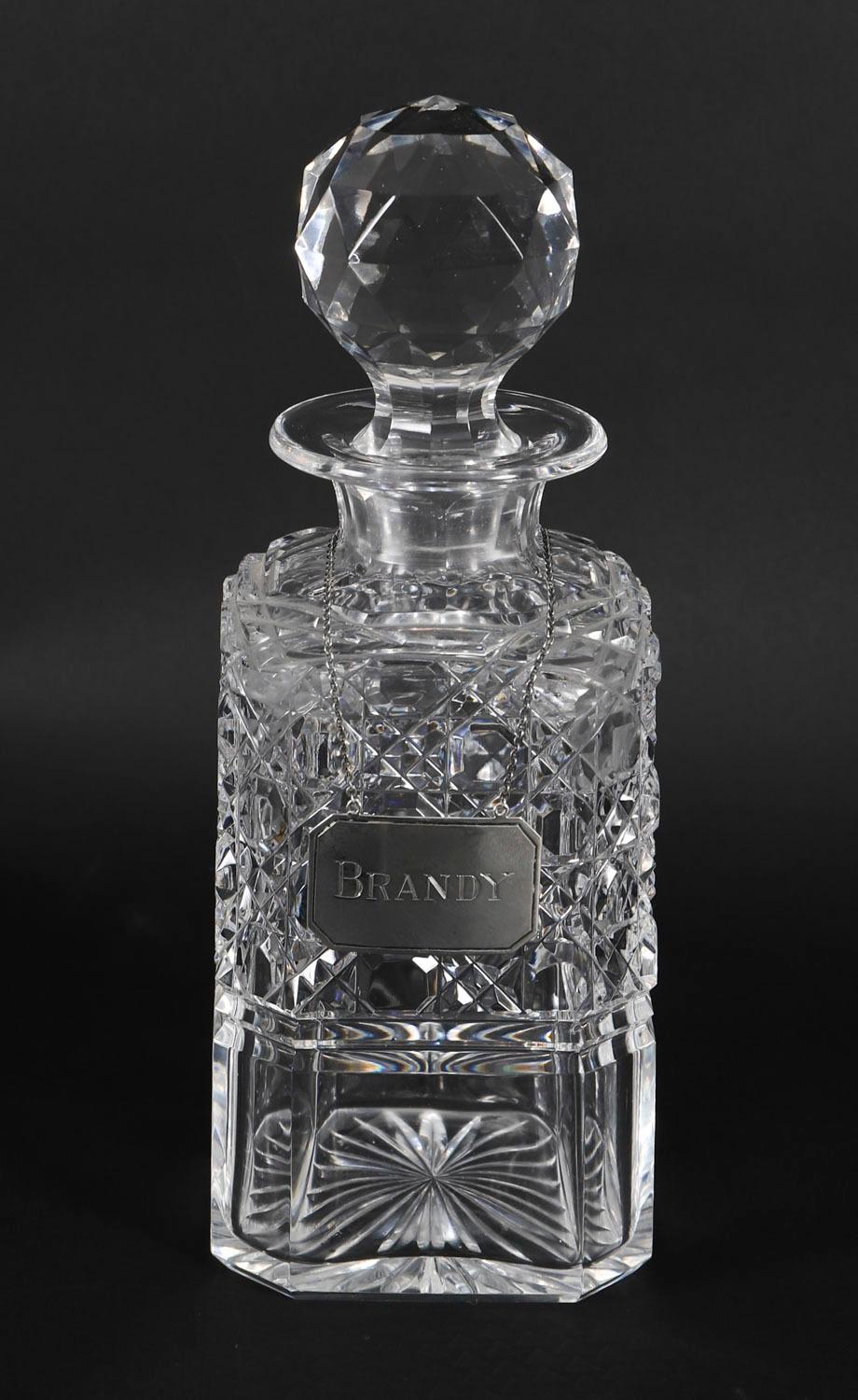 Fin du XIXe siècle Ancienne paire victorienne de carafes à décanter en cristal taillé en forme d'ongle Circa 1880 19ème siècle en vente