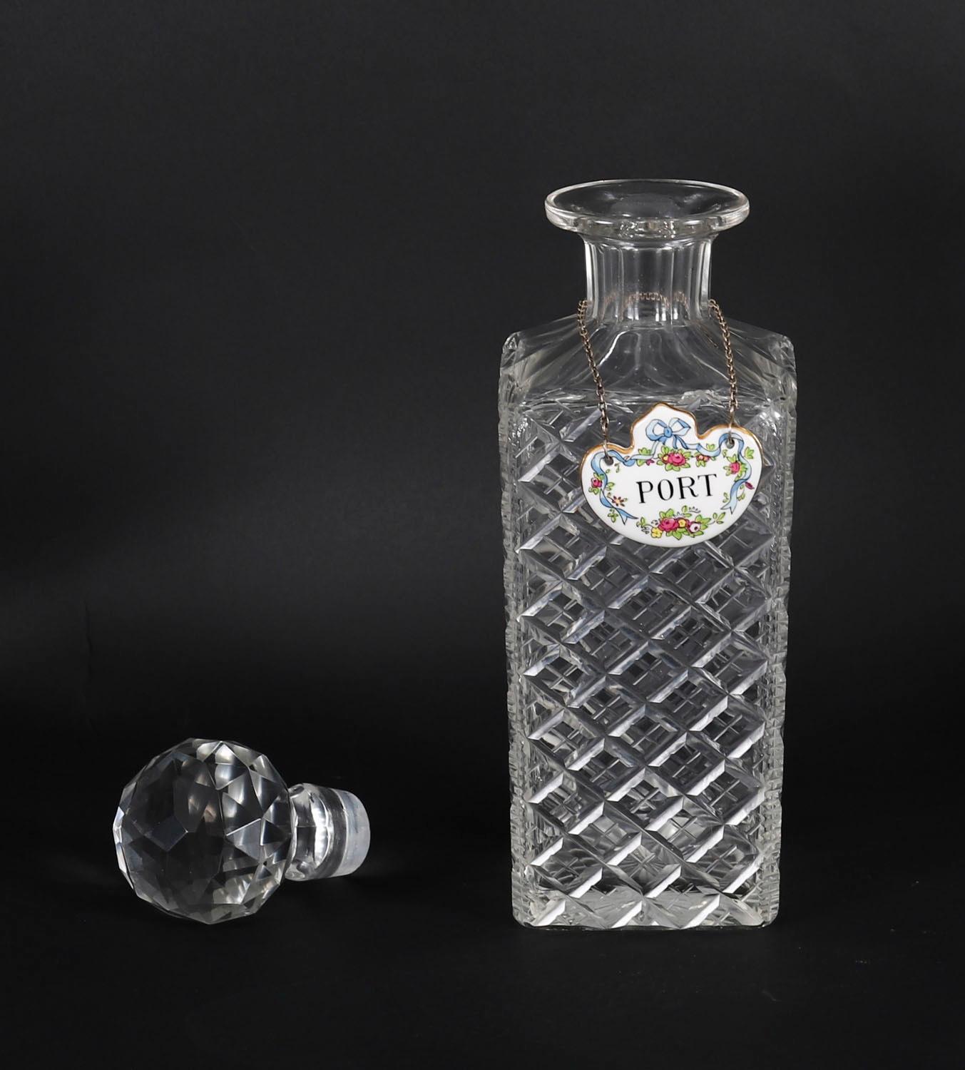 Fin du XIXe siècle Ancienne paire victorienne de carafes à décanter en cristal taillé en forme d'ongle Circa 1880 19ème siècle en vente