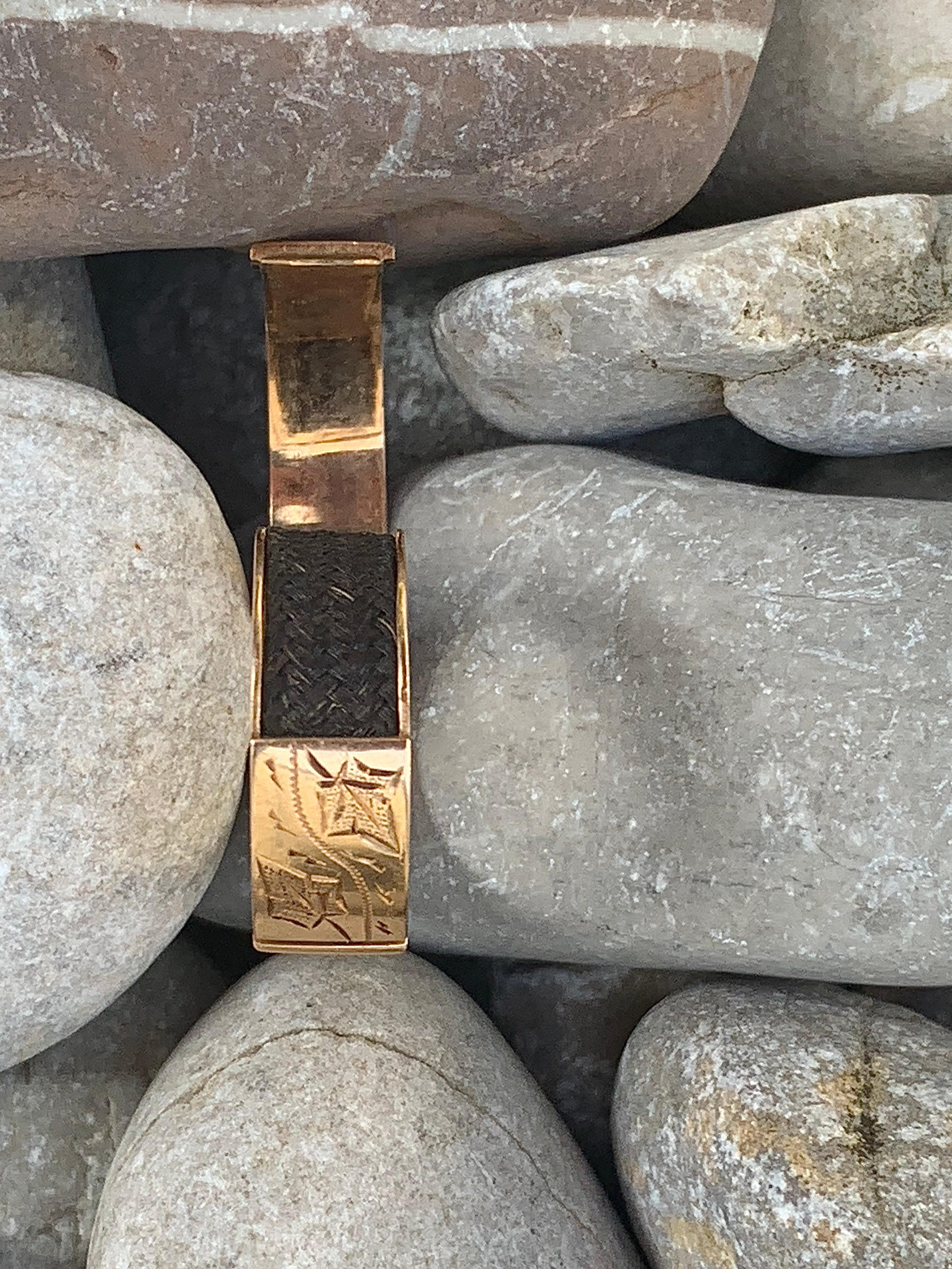 Antikes viktorianisches Paar passender Freundlichkeitsringe aus 15 K Gold mit Efeugravur 1