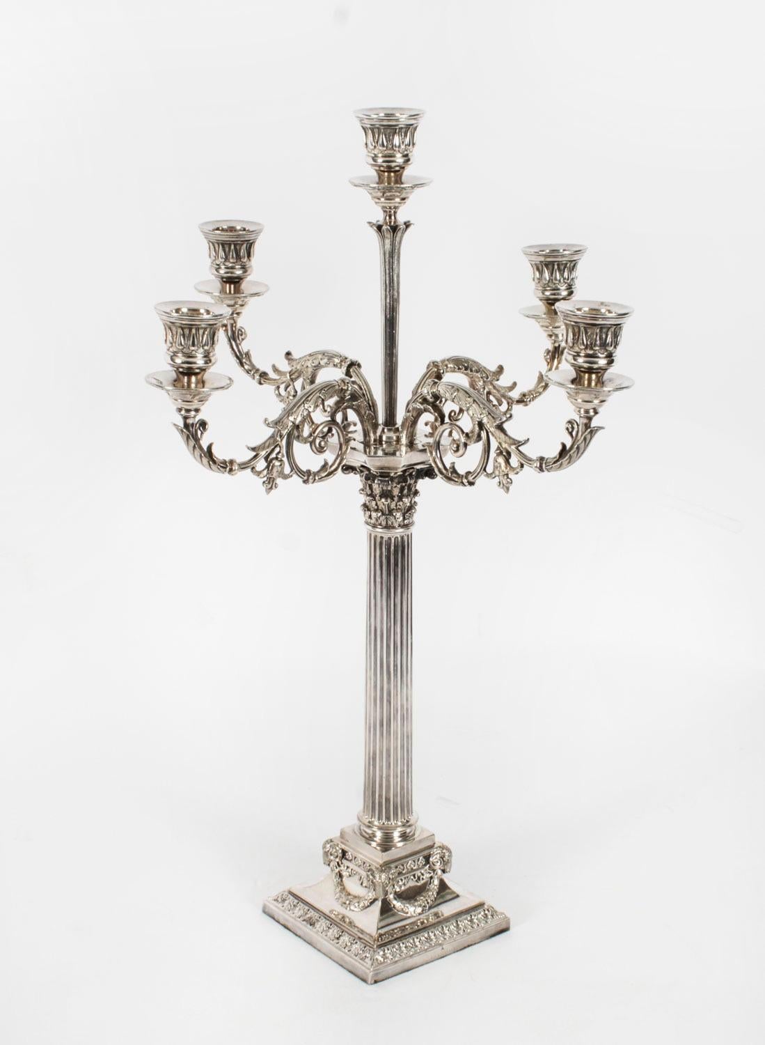 Antica coppia vittoriana di candelabri a tre luci di Elkington 1886 del XIX secolo in vendita 3