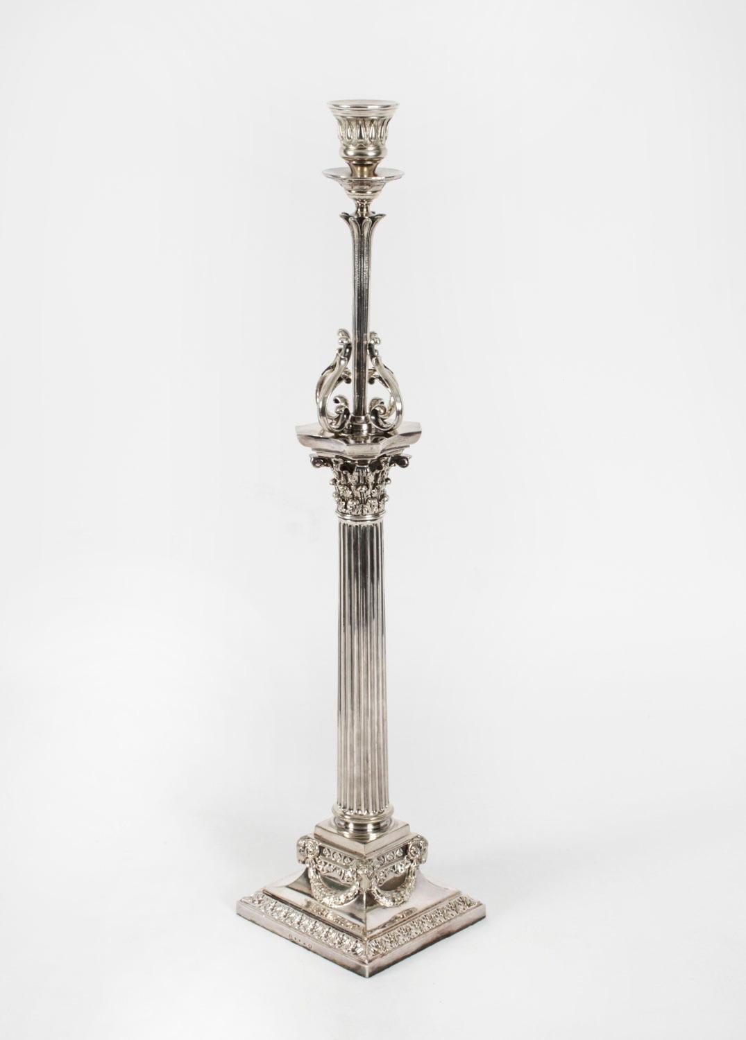 Vittoriano Antica coppia vittoriana di candelabri a tre luci di Elkington 1886 del XIX secolo in vendita